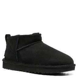 Boots CLASSIC ULTRA MINI Black with Logo and Pull-tab on the Heel in Suede Women
