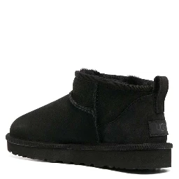 Boots CLASSIC ULTRA MINI Black with Logo and Pull-tab on the Heel in Suede Women