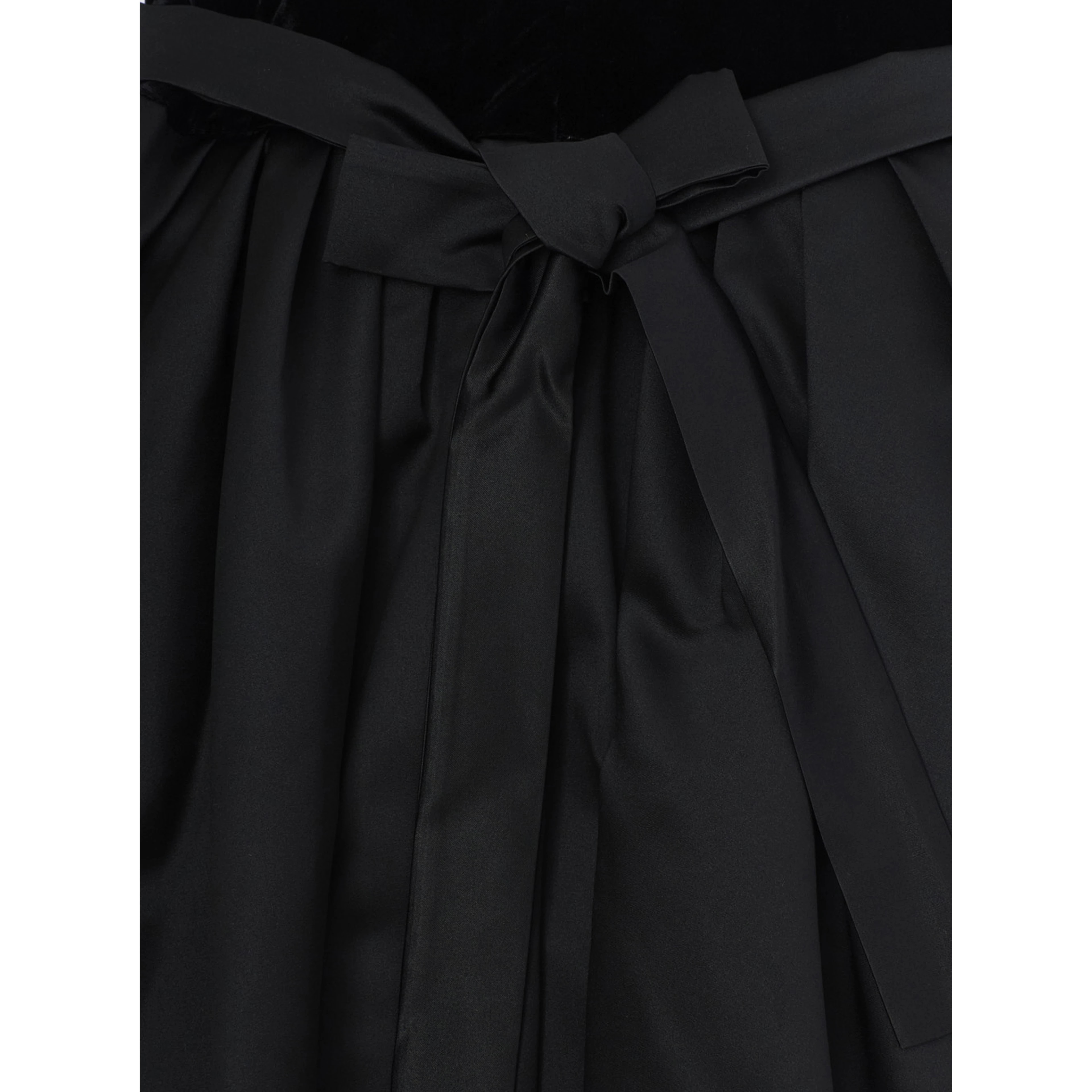 Short Sleeve Velvet Dress with 100% Polyester and Black Color for Girl