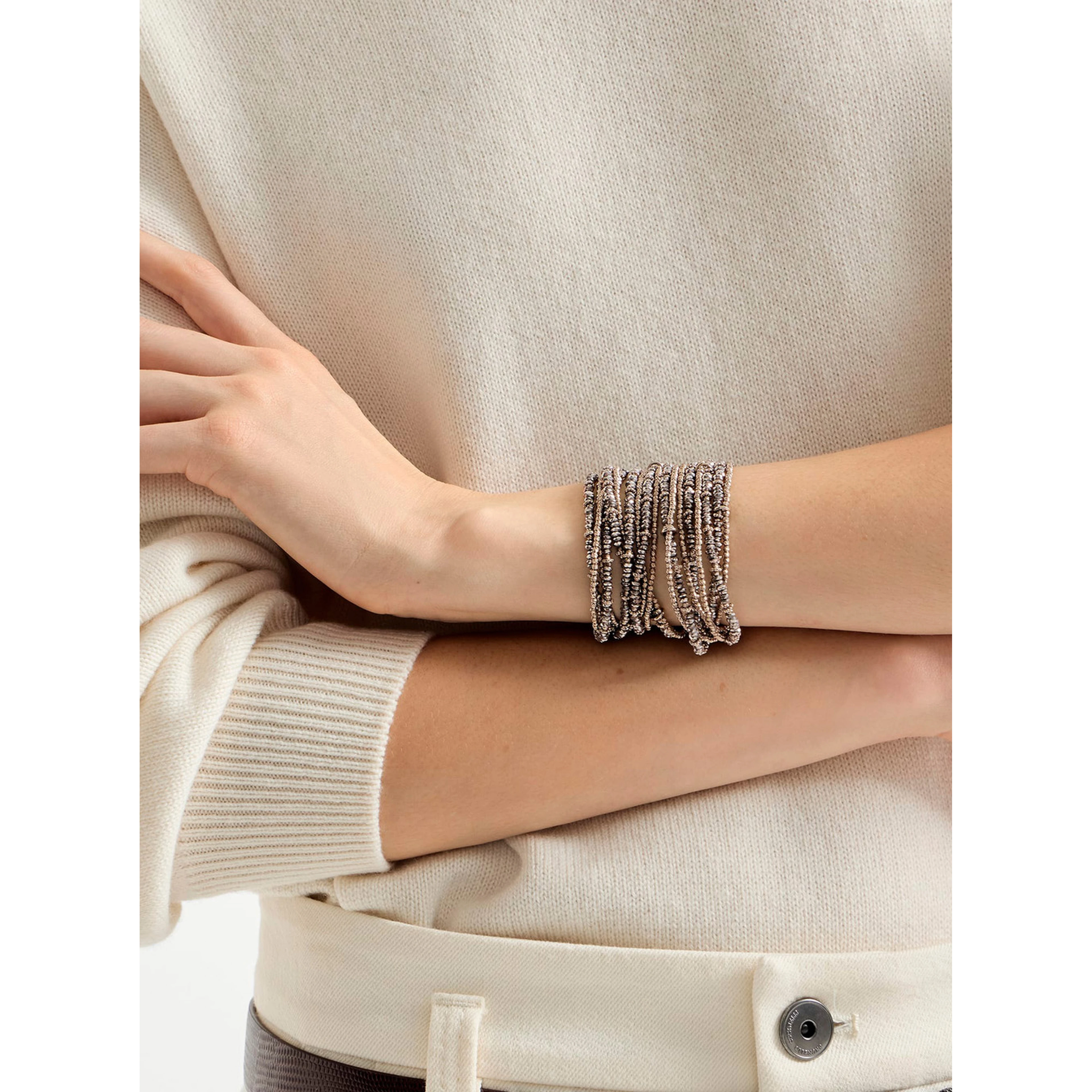 Metallic Bracelet with layered design and Monile in Metal for women
