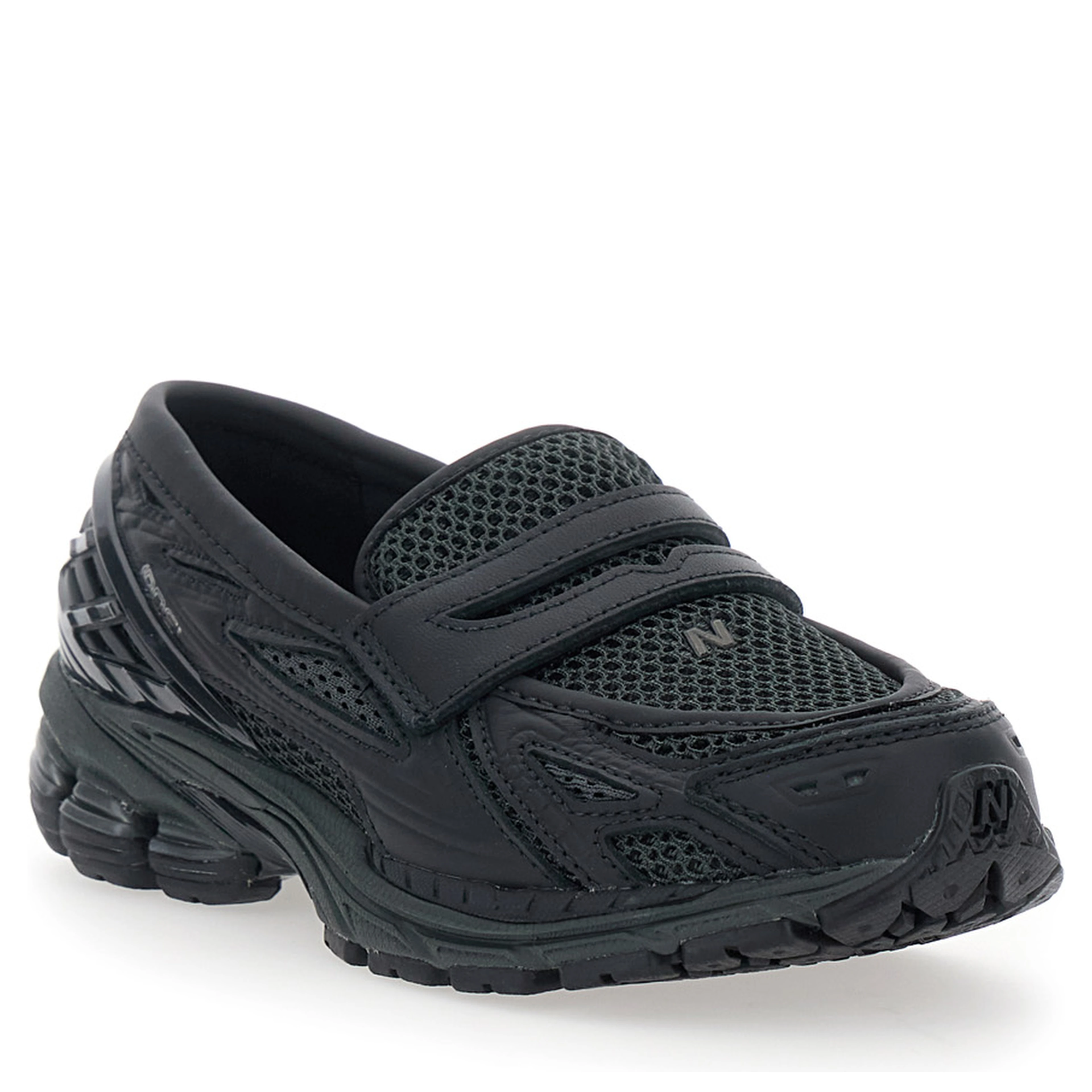 Lifestyle Black Sneakers with Slip-On Design and Mesh Inserts in Leather Unisex