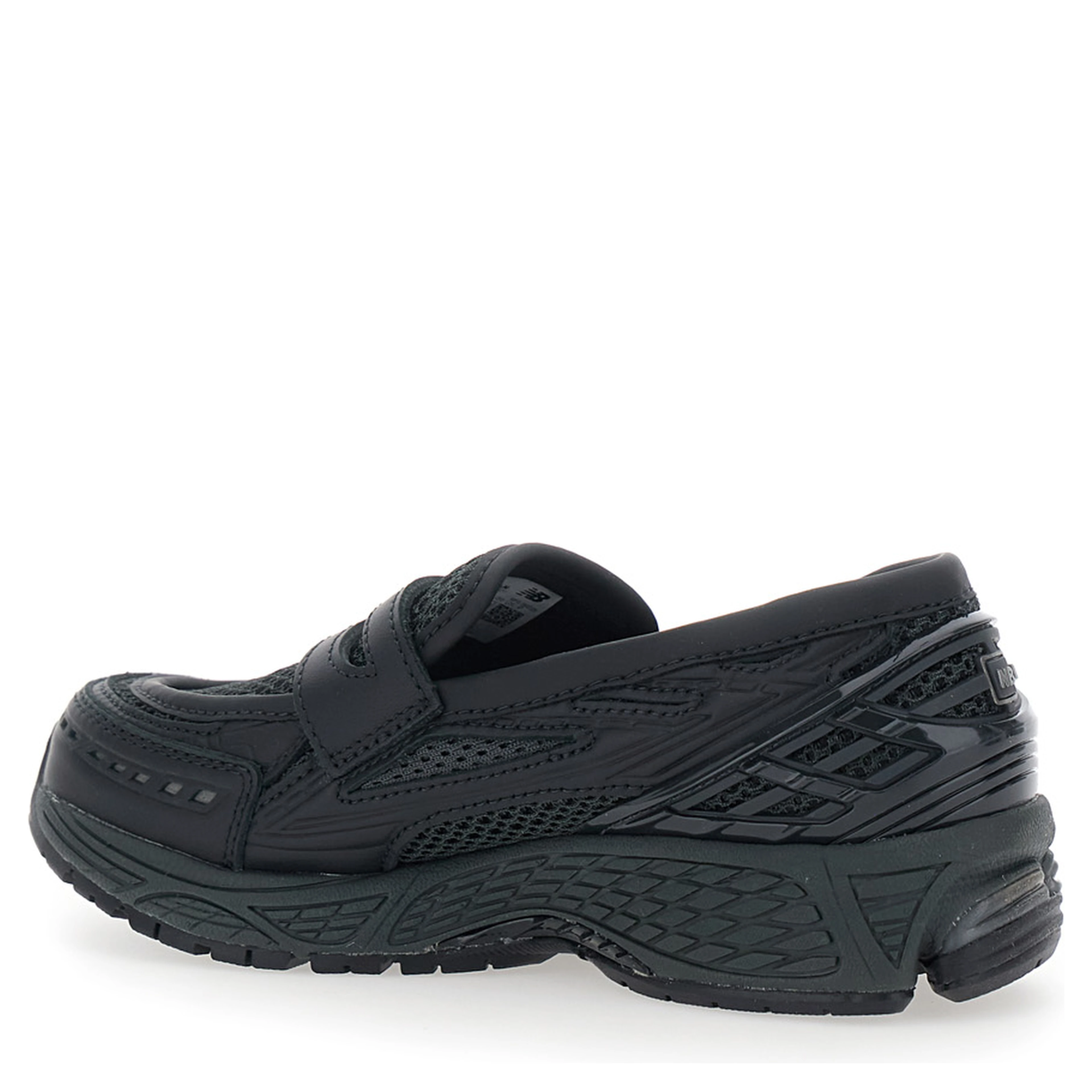 Lifestyle Black Sneakers with Slip-On Design and Mesh Inserts in Leather Unisex