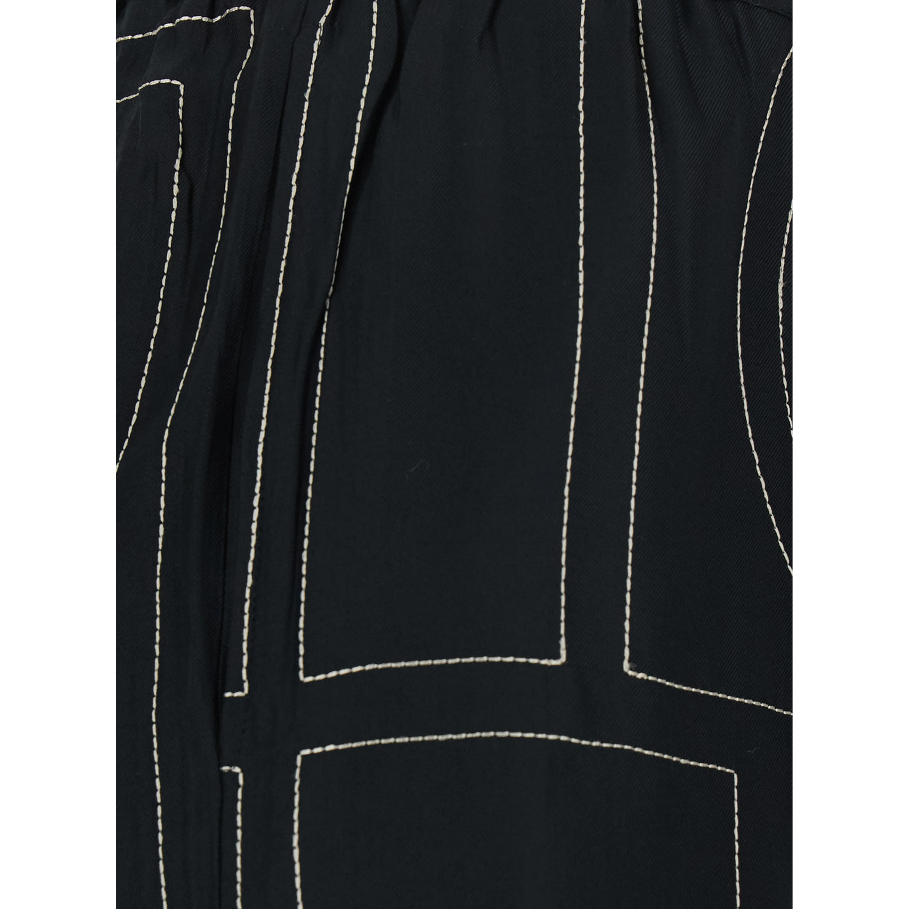 Black Pants with elasticated waist and two side pockets in silk for women
