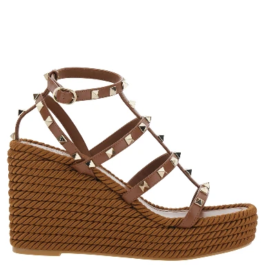 Brown wedges with Rockstud Decoration and Ankle Strap Closure in Leather for Women