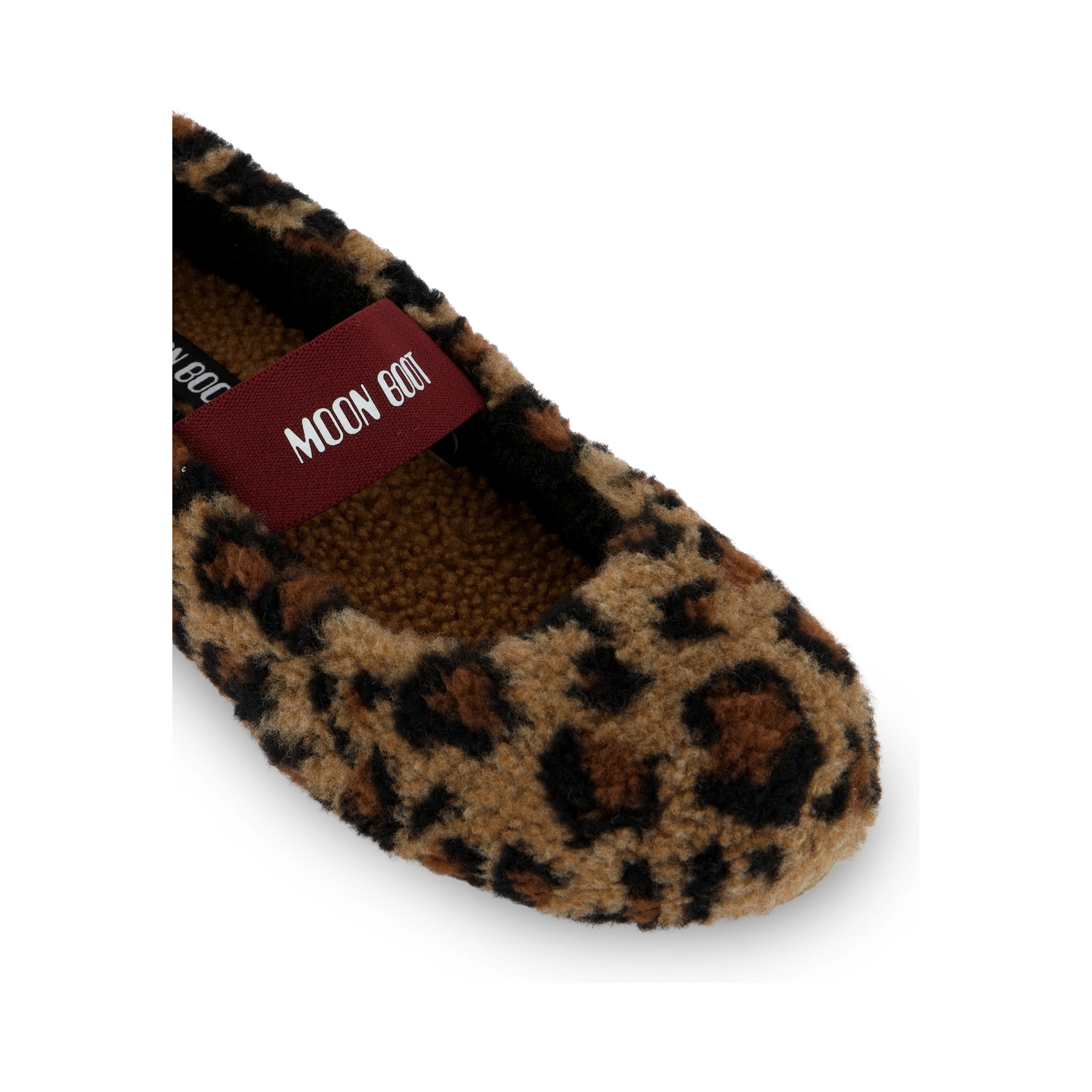 MOON BOOT Flat shoes Brown