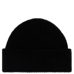 QUOTA-BEANIEWITHCONTRASTEDAMIDECOEUR