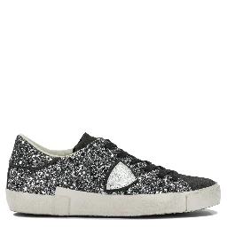 Sneakers & Slip-On