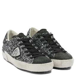 Sneakers & Slip-On