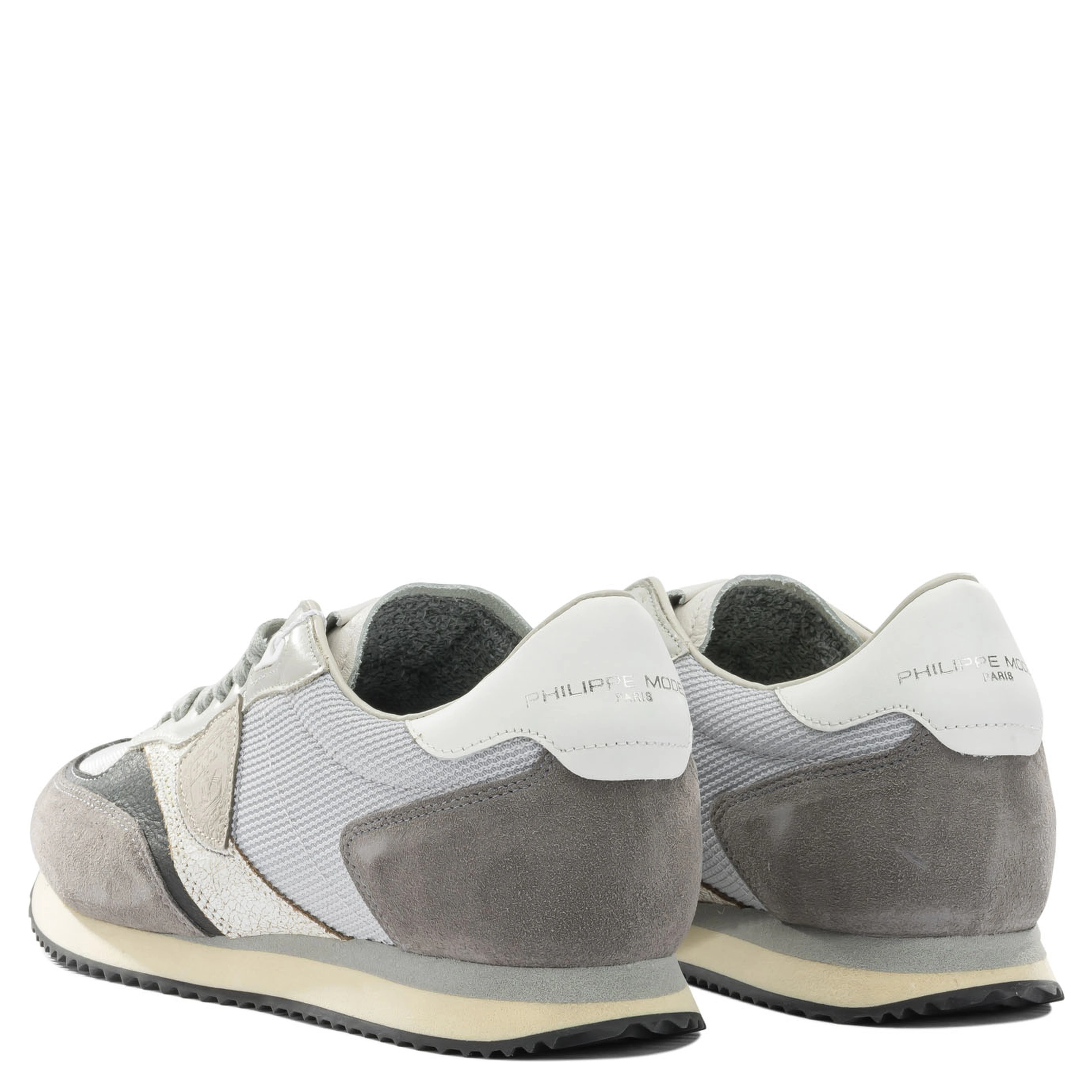 Sneakers & Slip-On