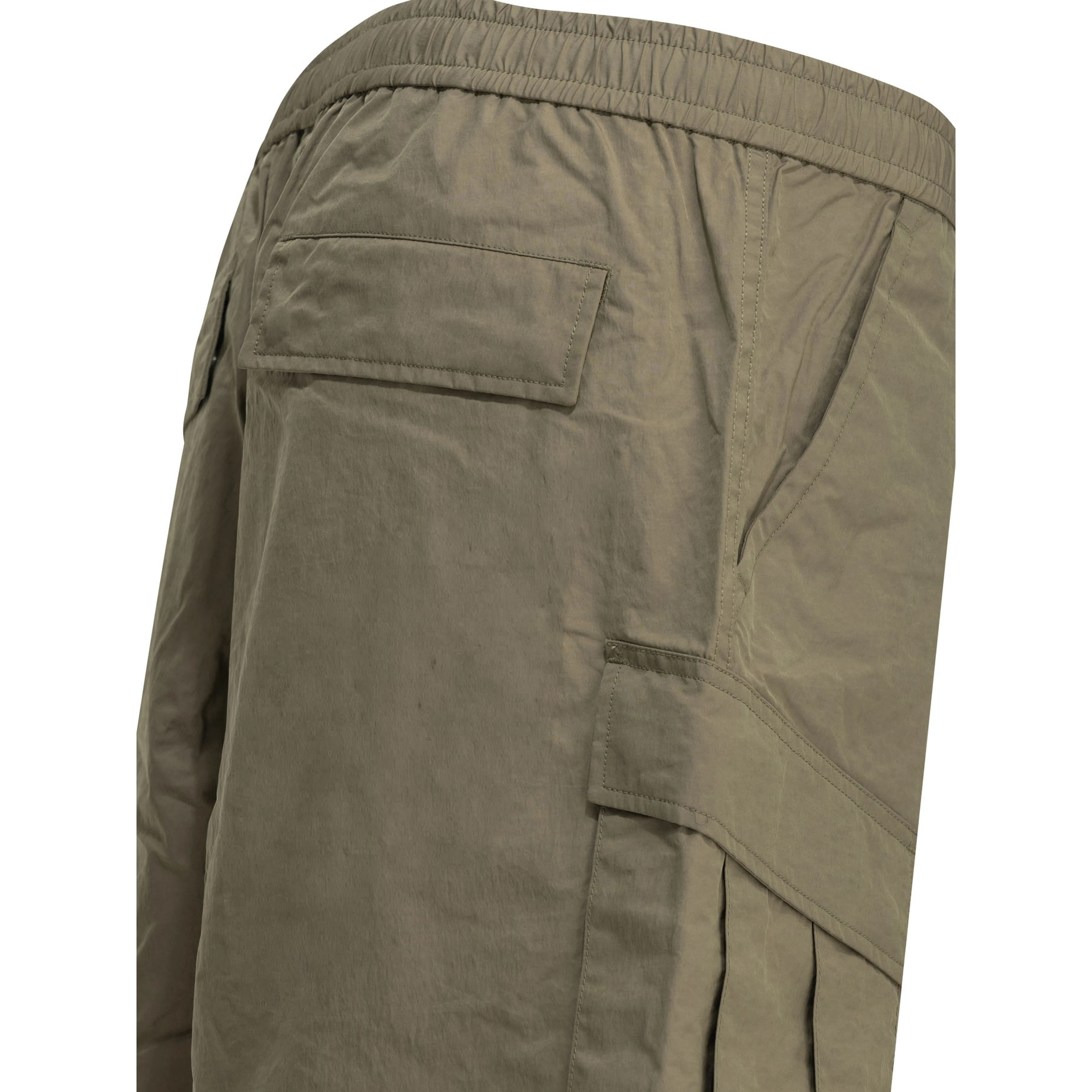 "Tech 6 Pockets" cargo shorts