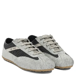 Sneakers & Slip-On
