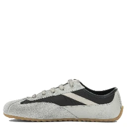 Sneakers & Slip-On