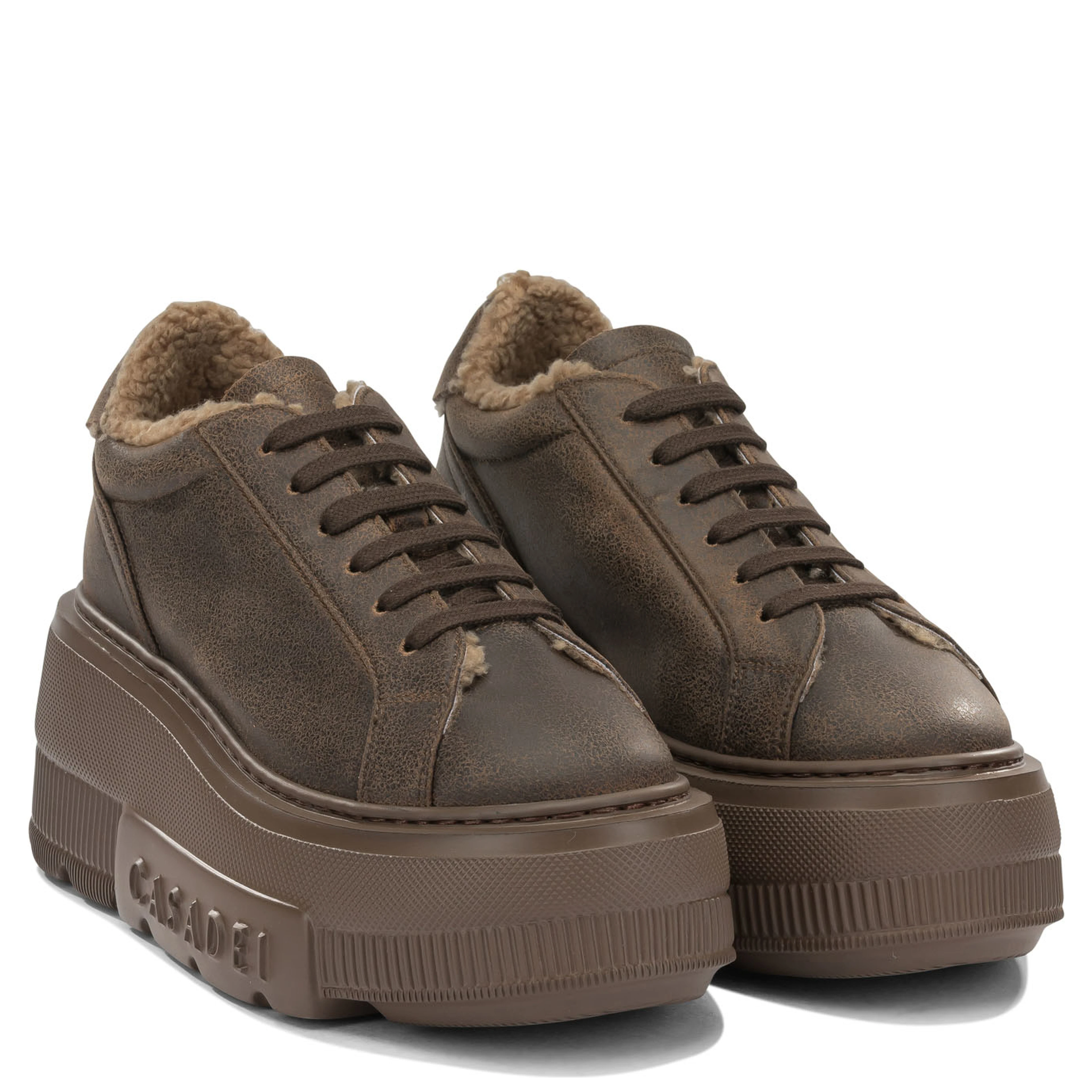 Sneakers & Slip-On