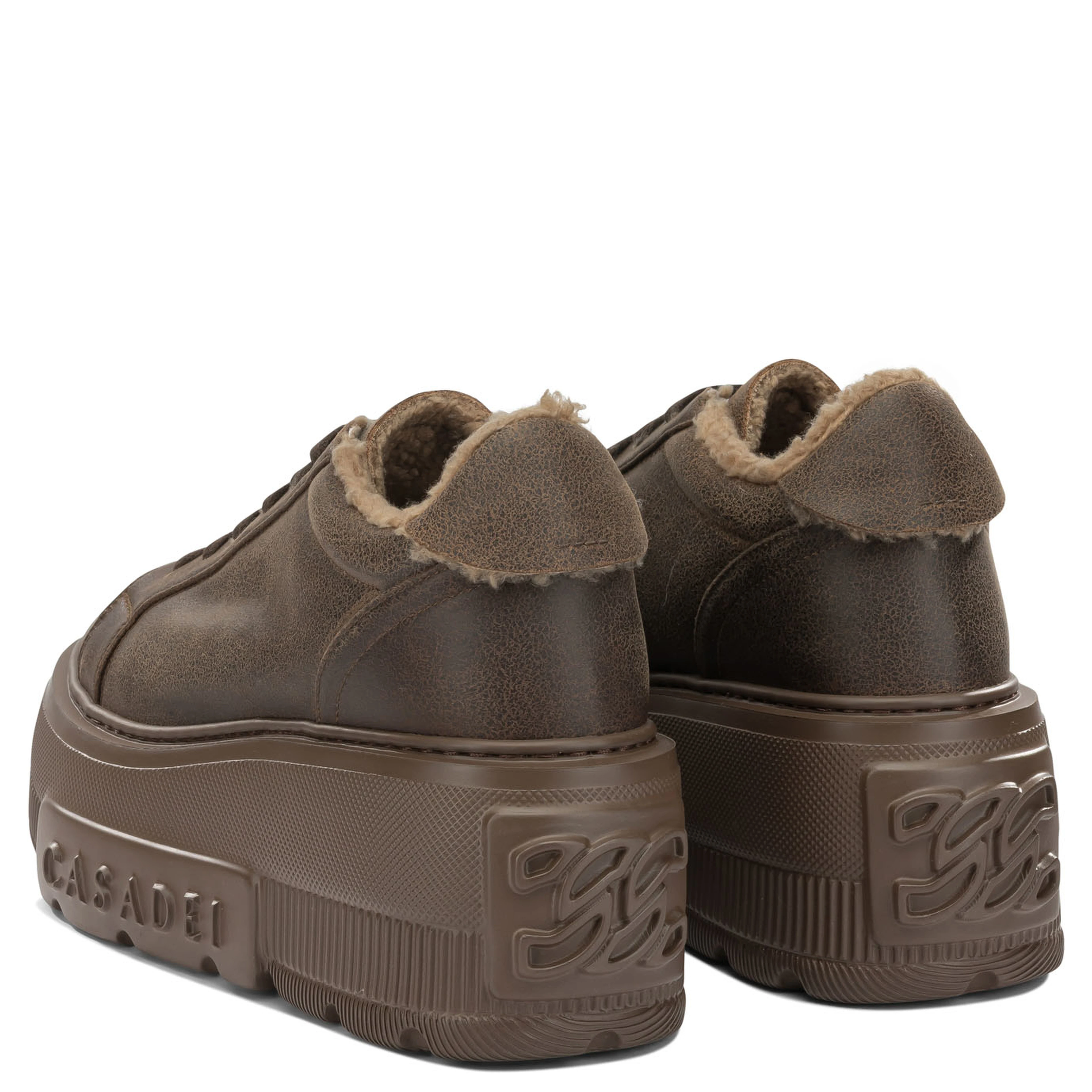 Sneakers & Slip-On