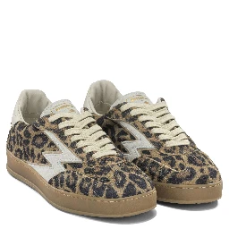 Sneakers & Slip-On