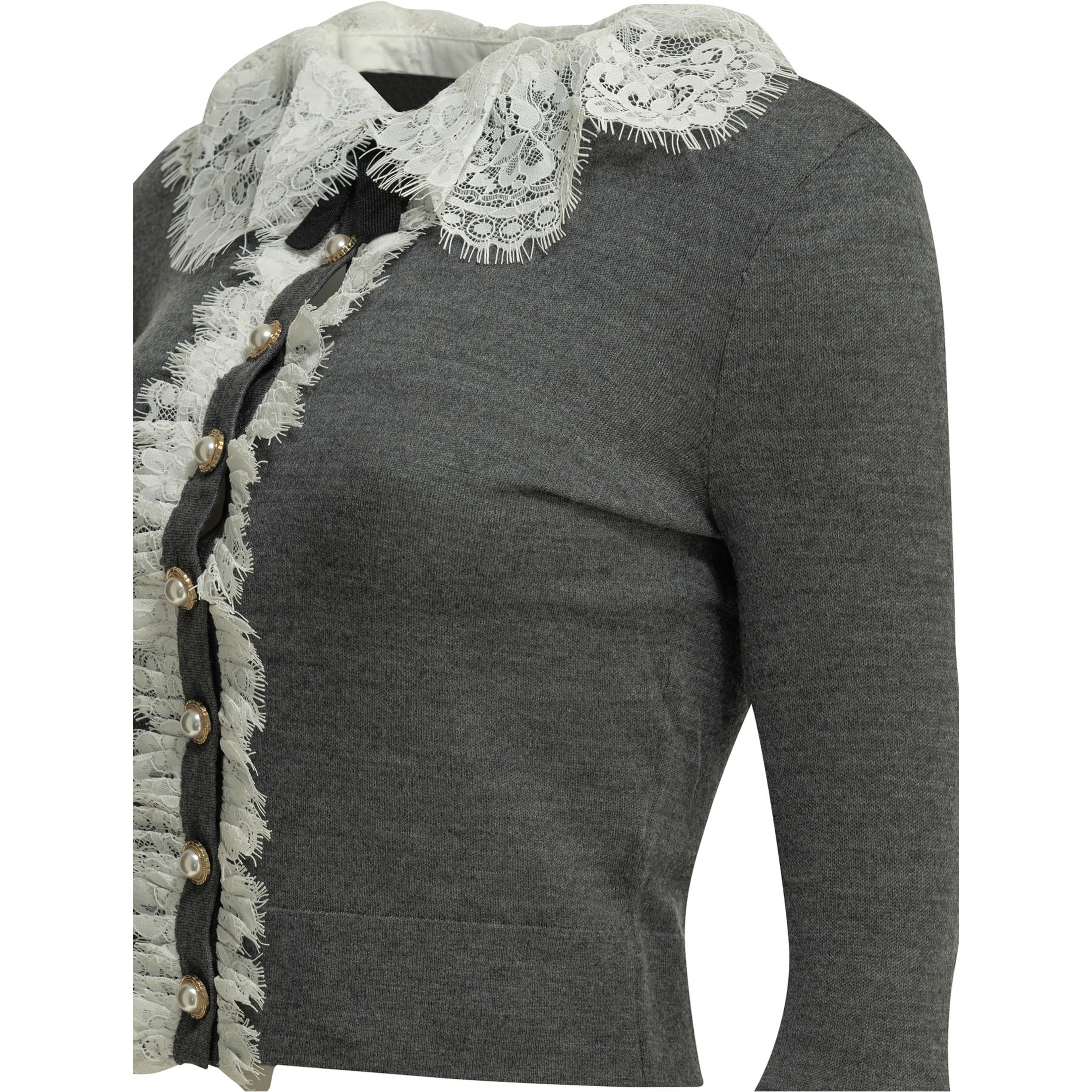 Sweater with lace collar