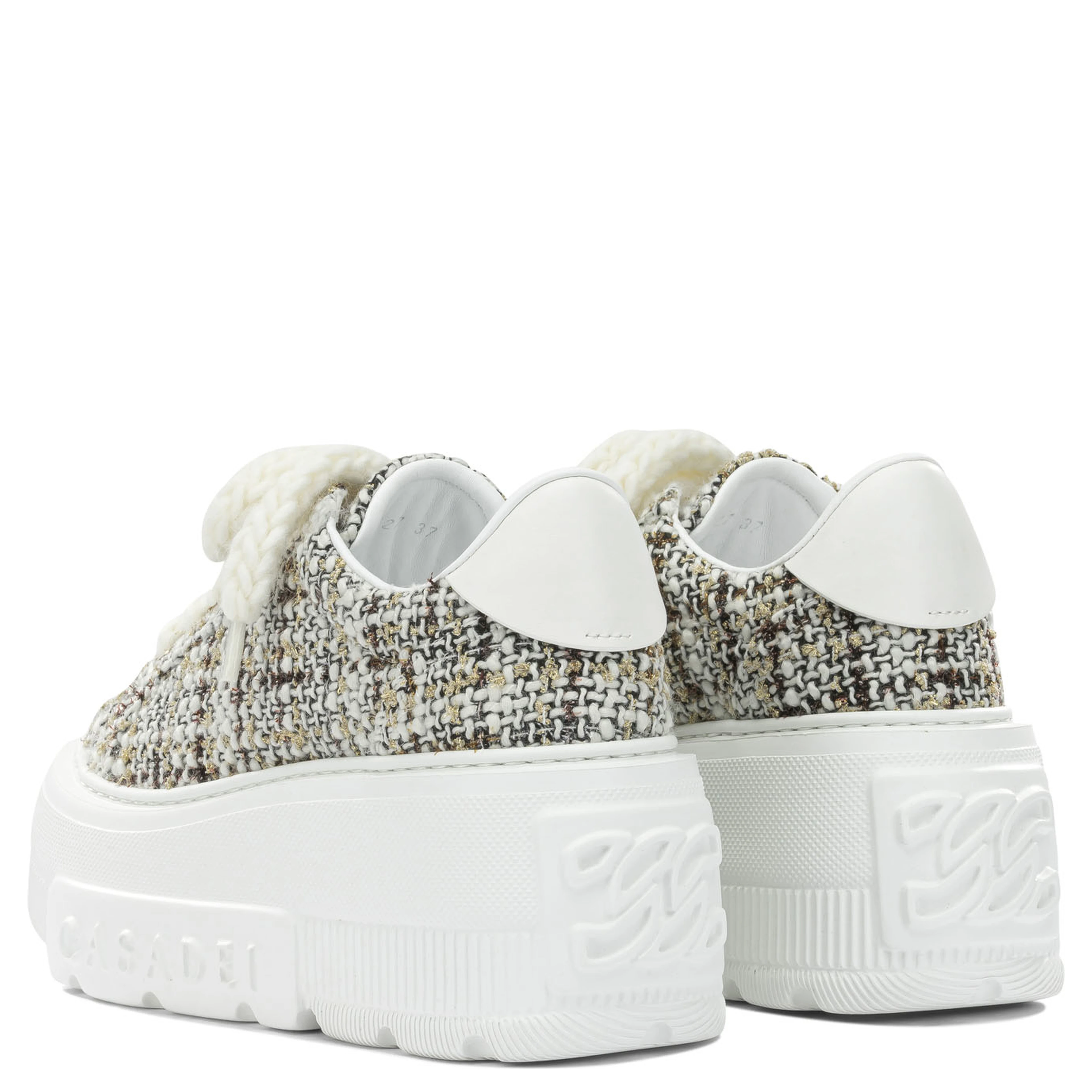 Sneakers & Slip-On