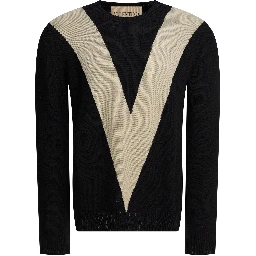 Wool sweater with inlaid V
