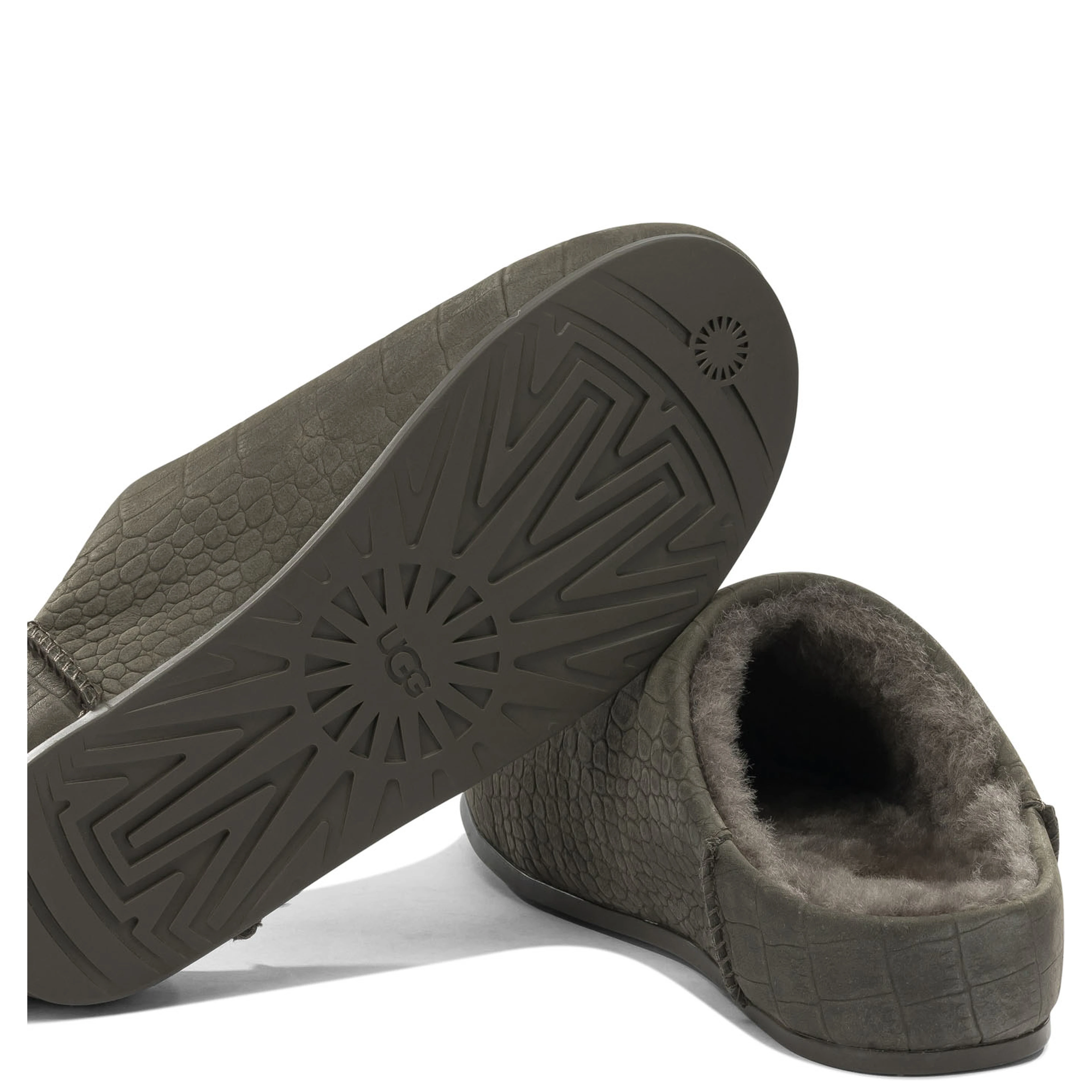 "Elea Embossed" slippers