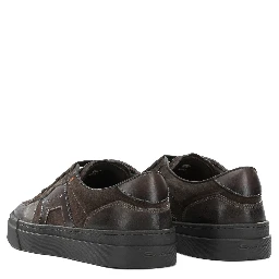 Low-top leather sneakers
