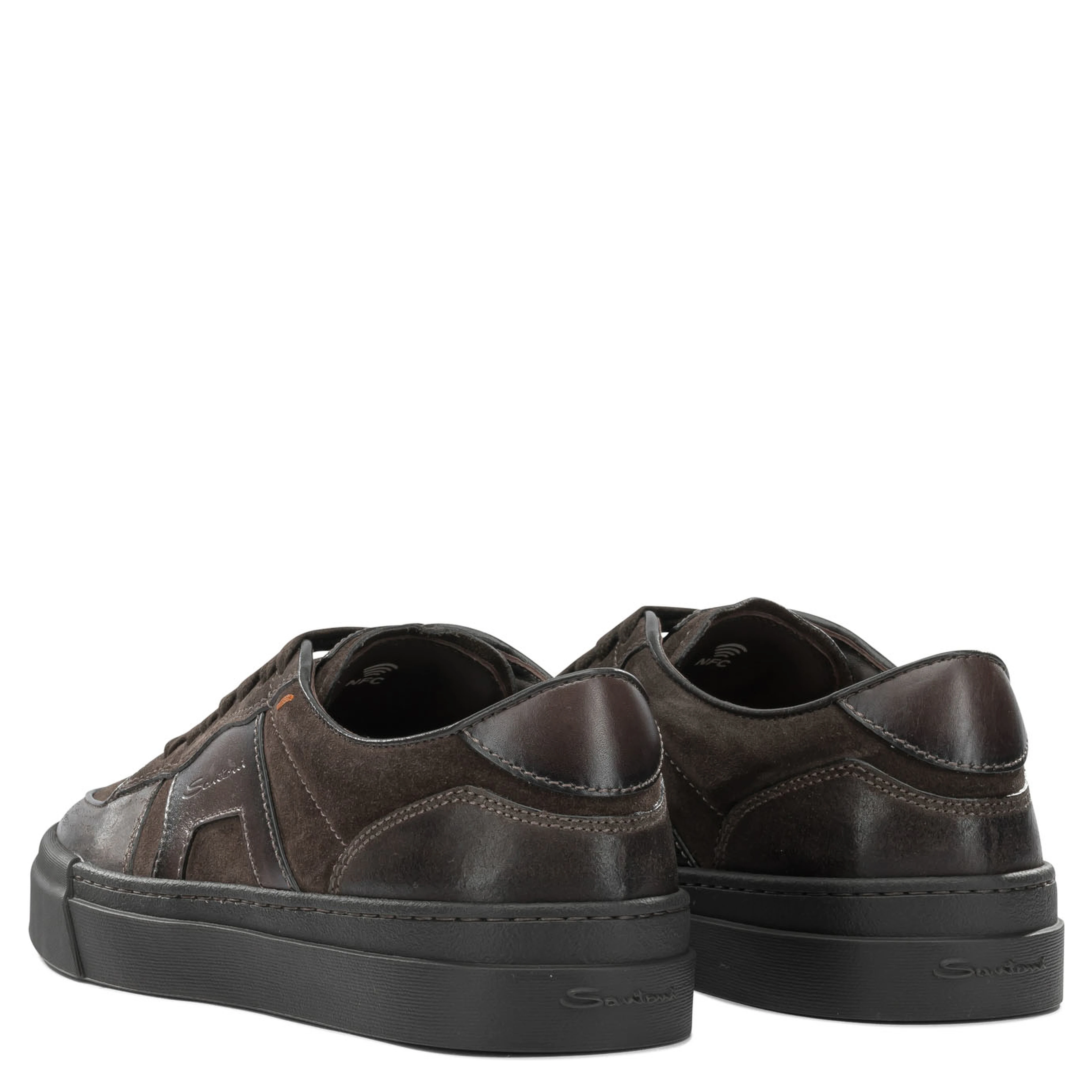 Low-top leather sneakers