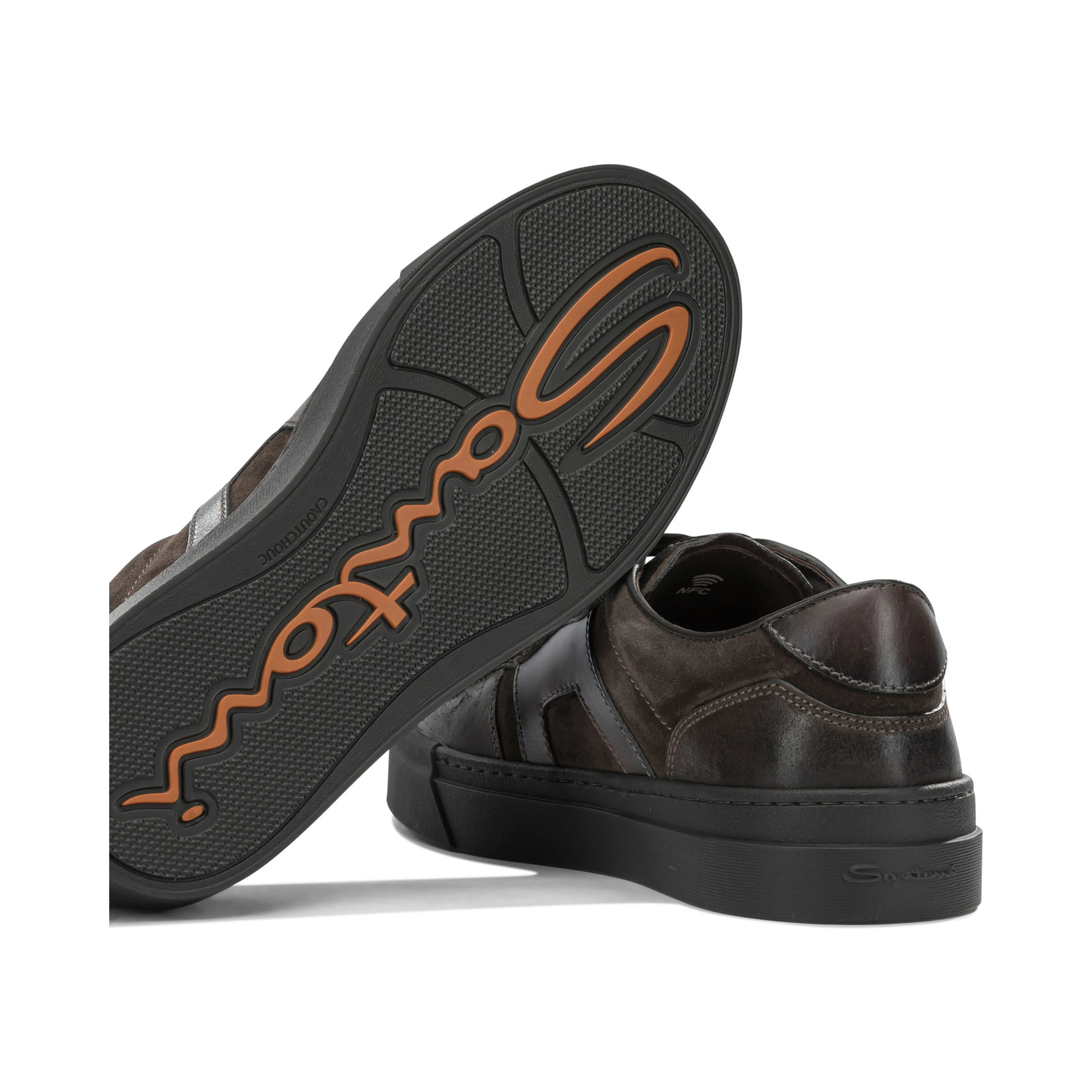 Low-top leather sneakers