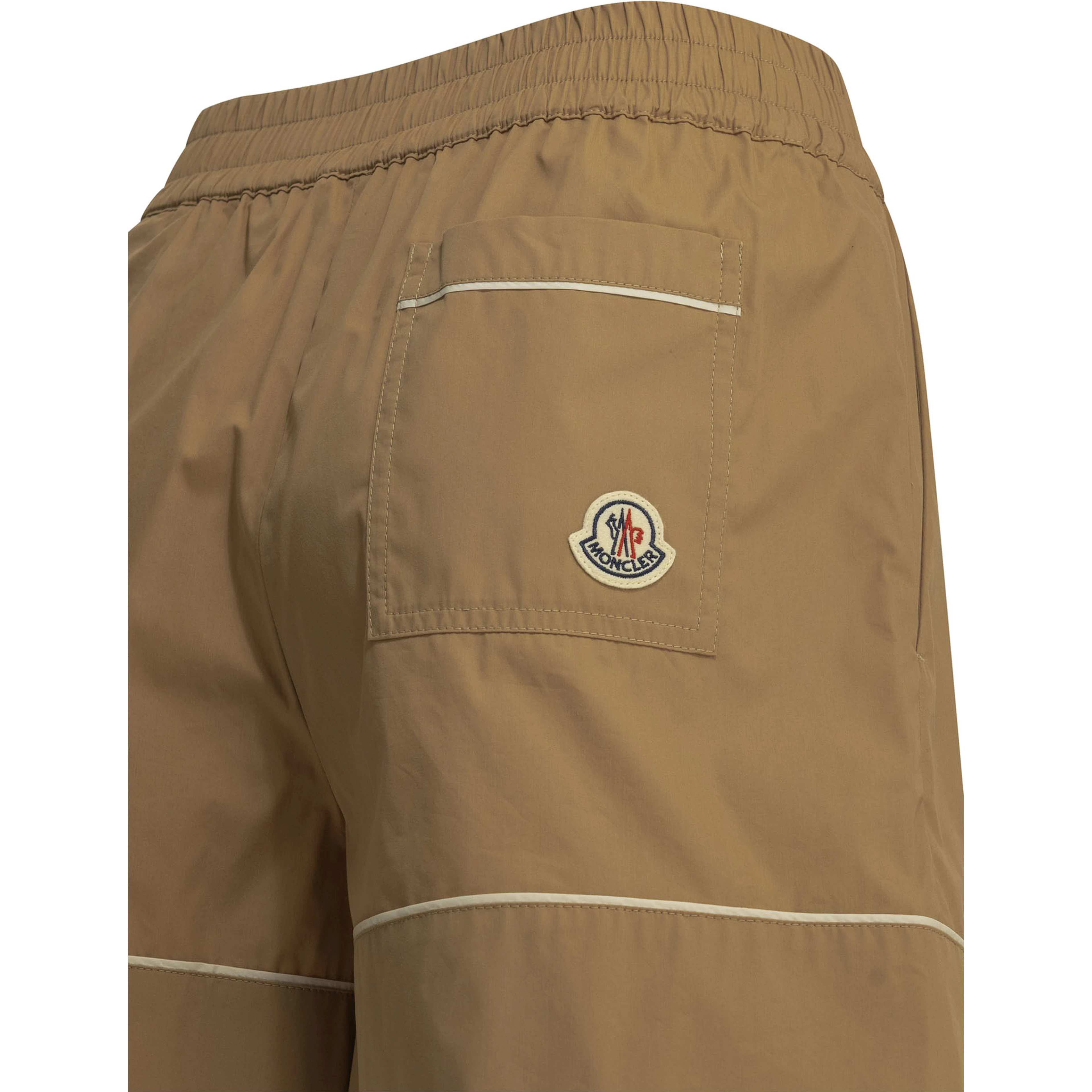 Utility shorts with reverse logo