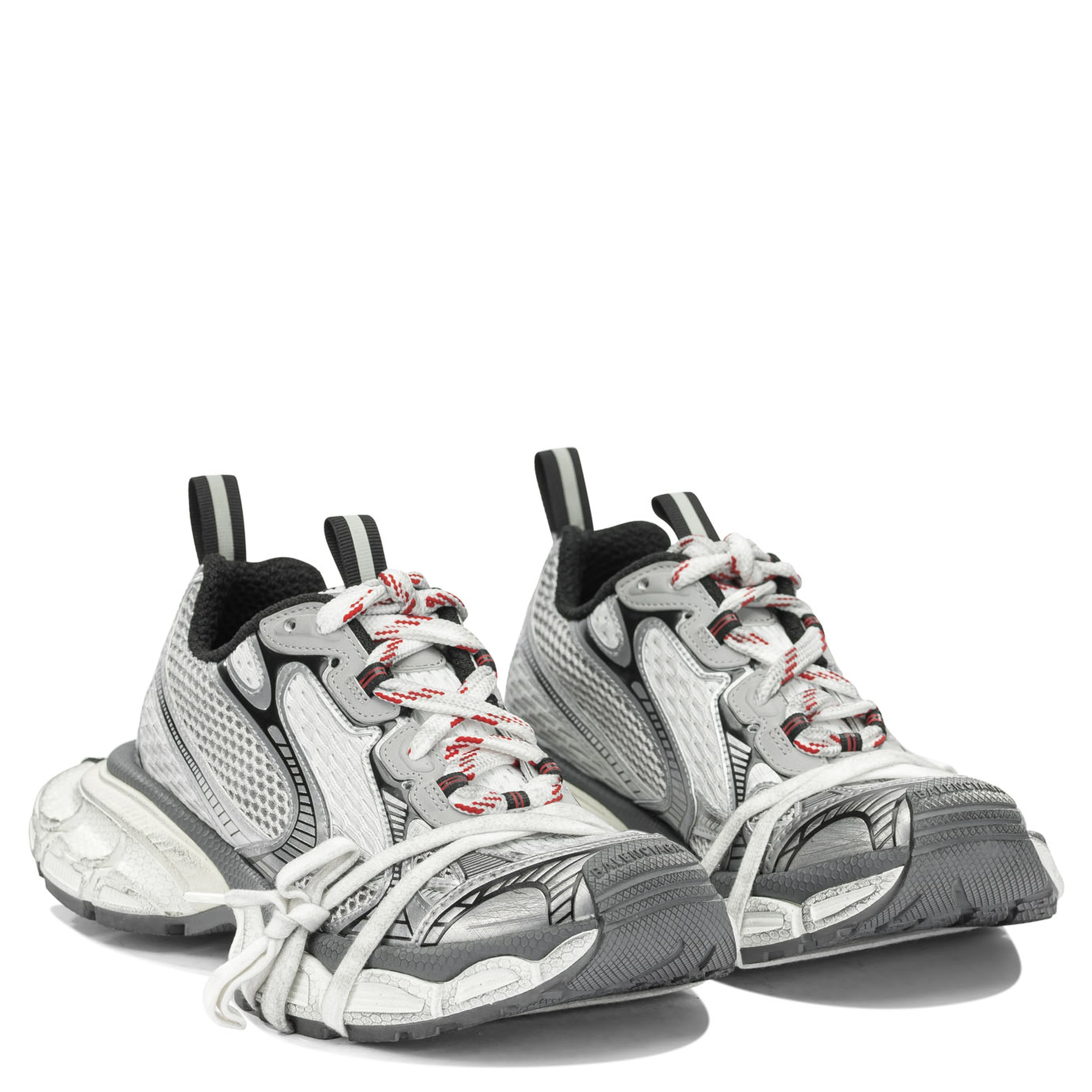 "3XL" Low-Top Sneakers