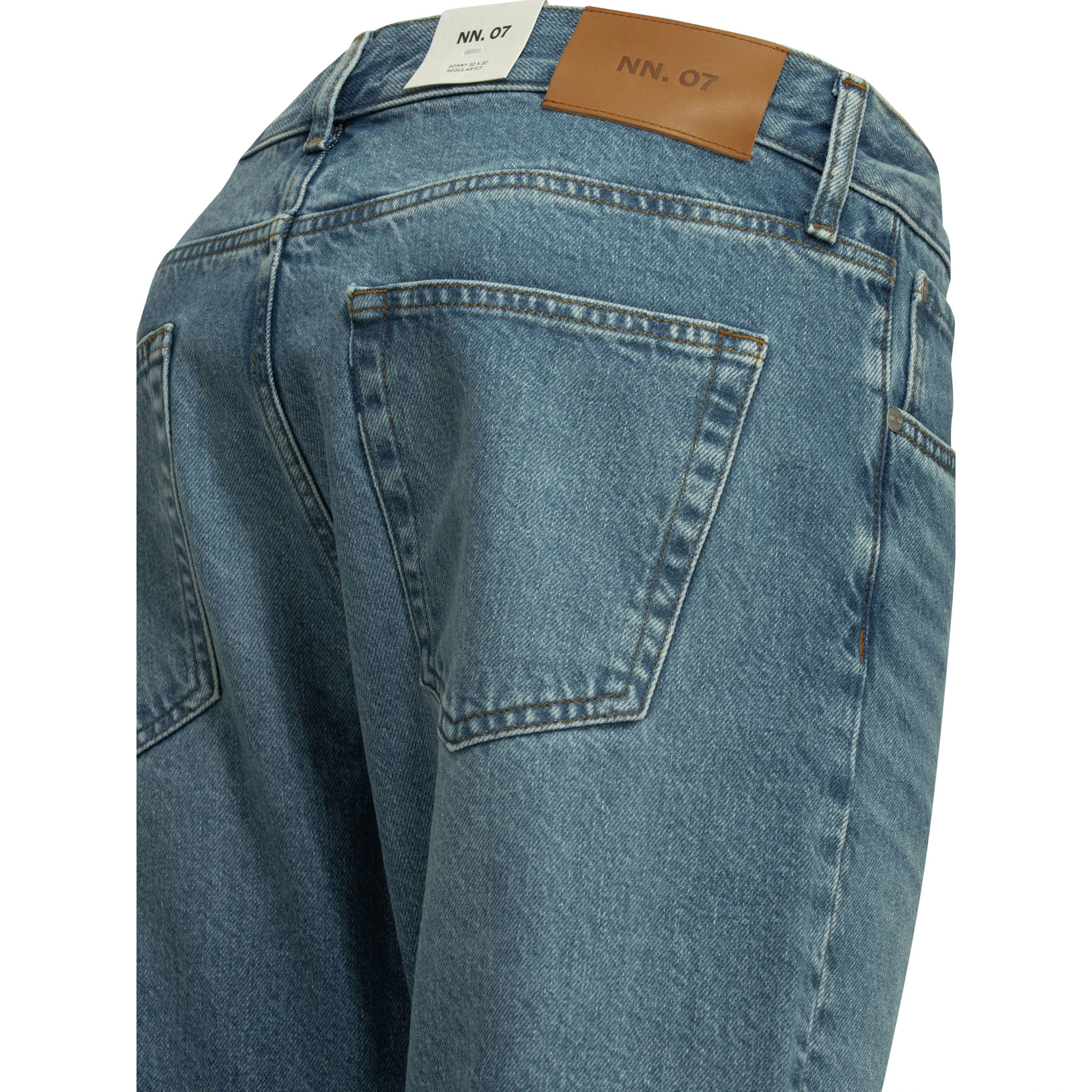 Straight-leg jeans