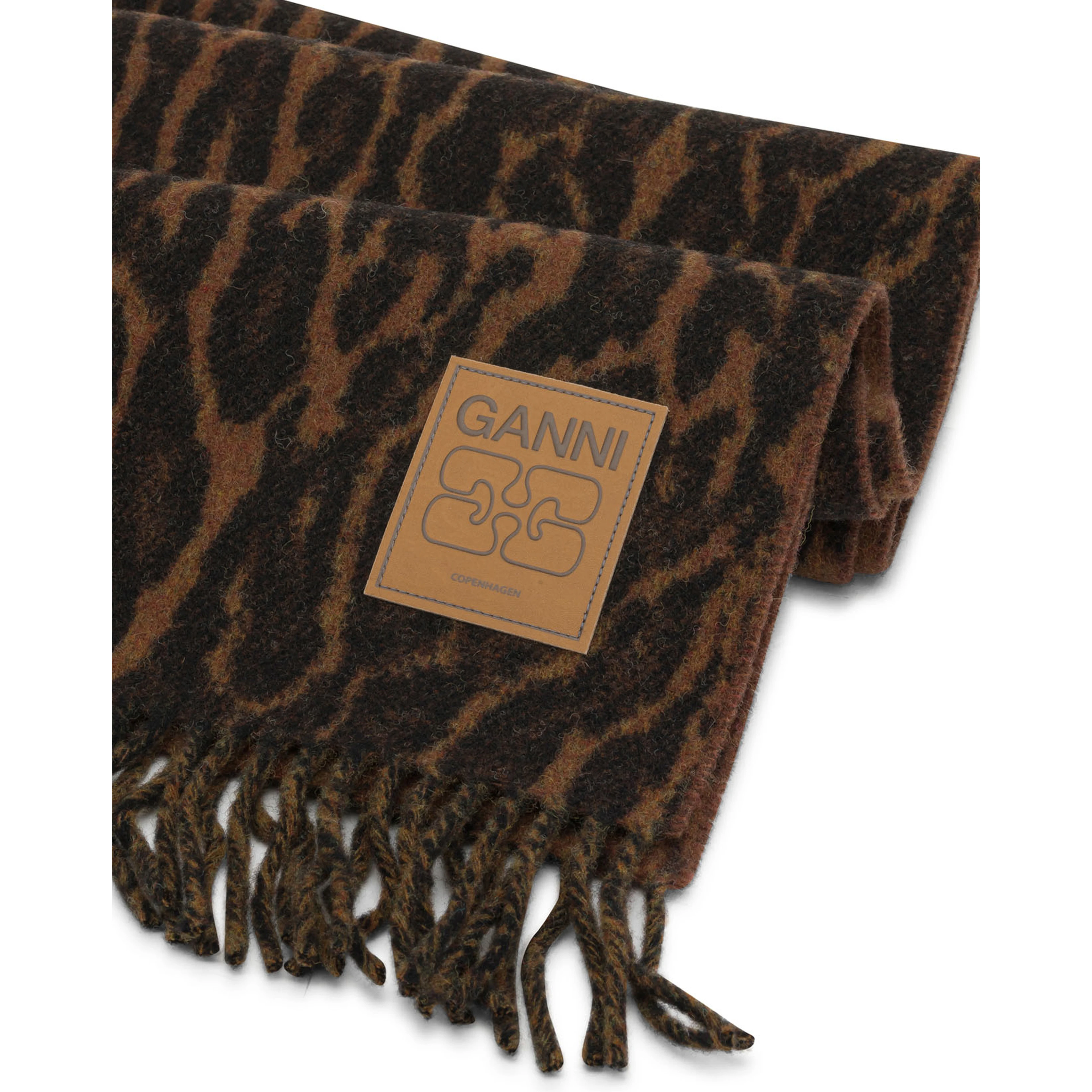 Scarf with fringes and logo