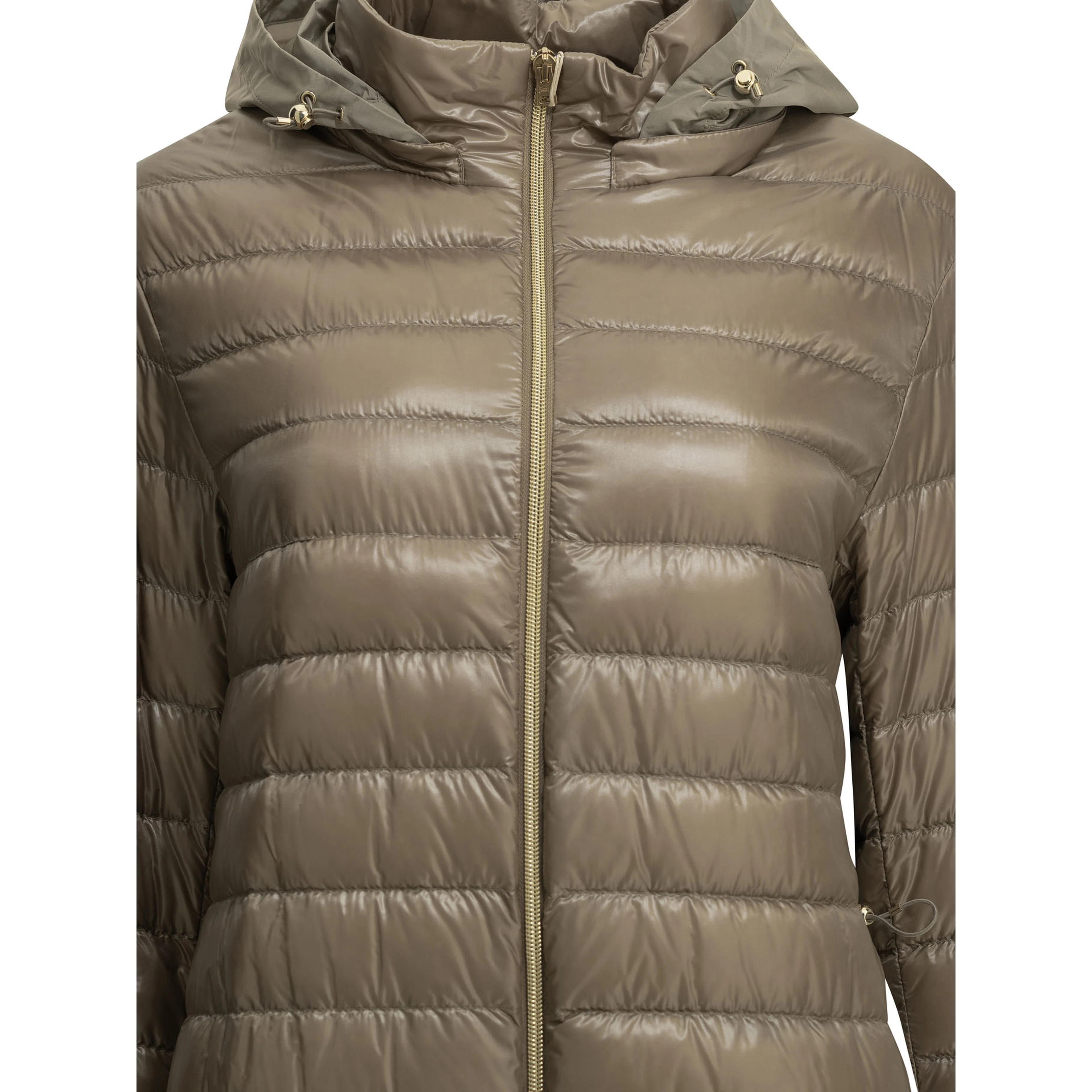 Long down jacket made of ultra-light nylon