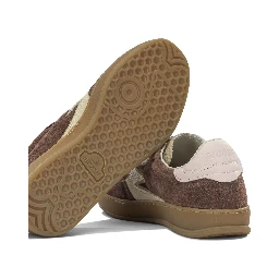 Sneakers & Slip-On