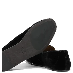 "Leo" Slipper