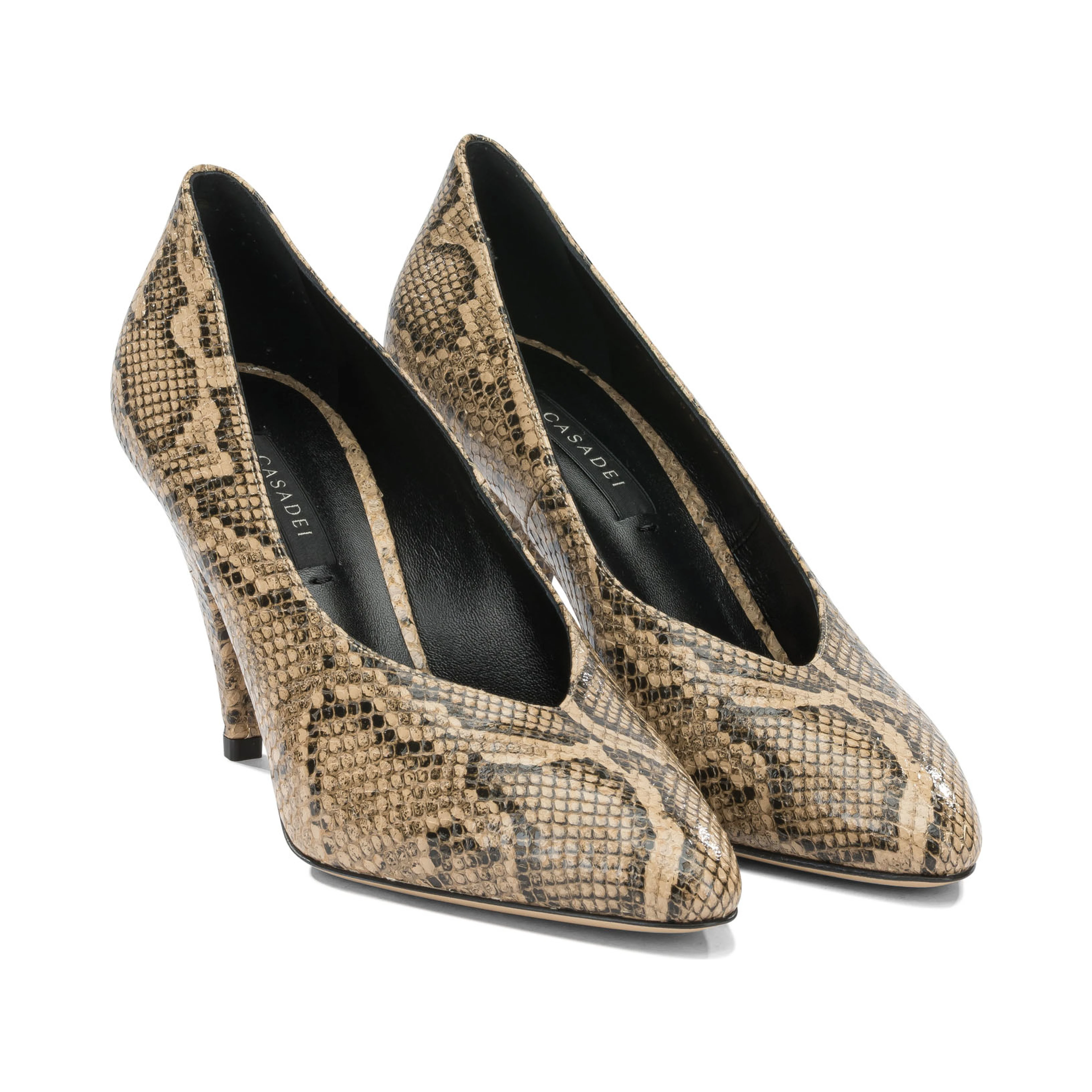 Heeled shoes