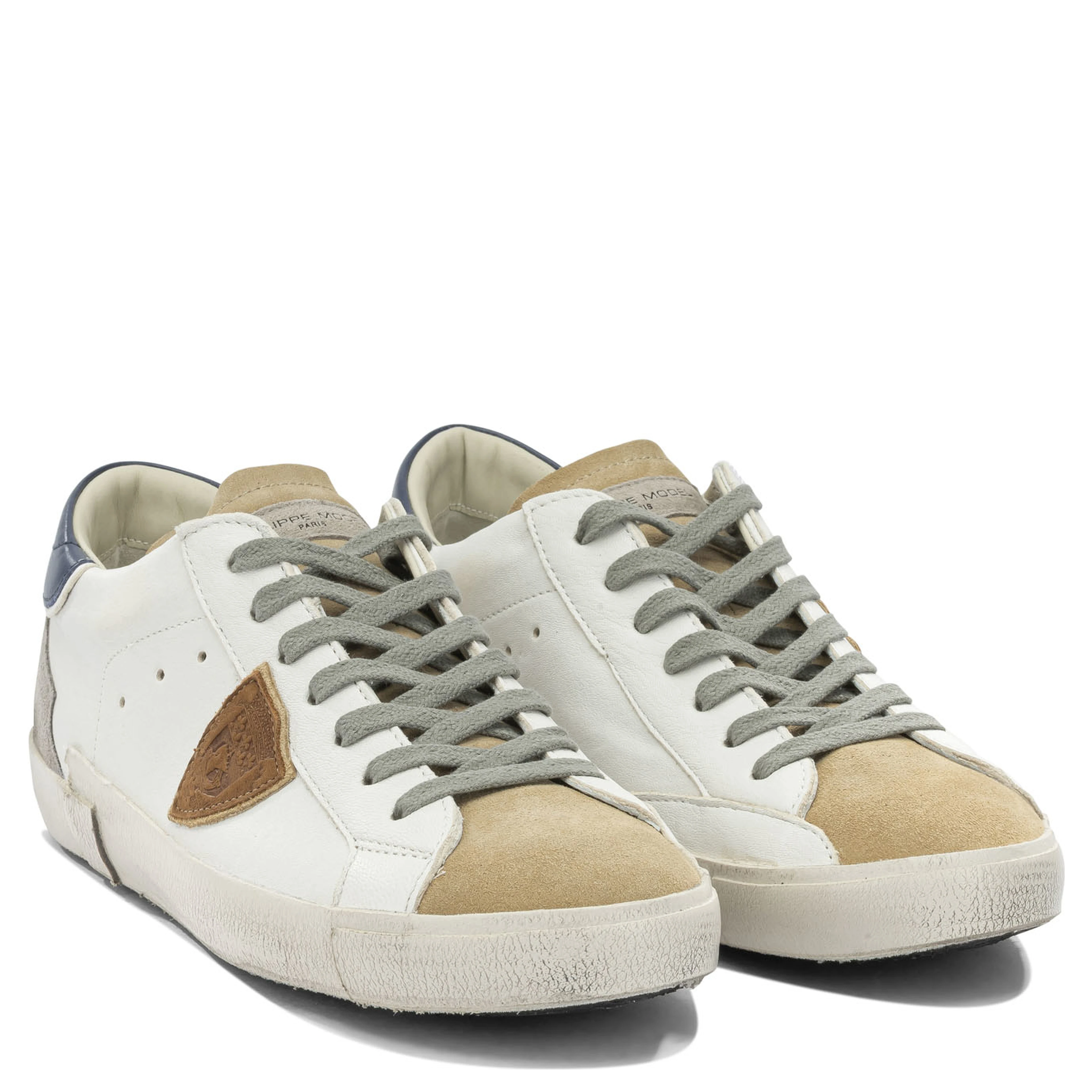 Sneakers & Slip-On