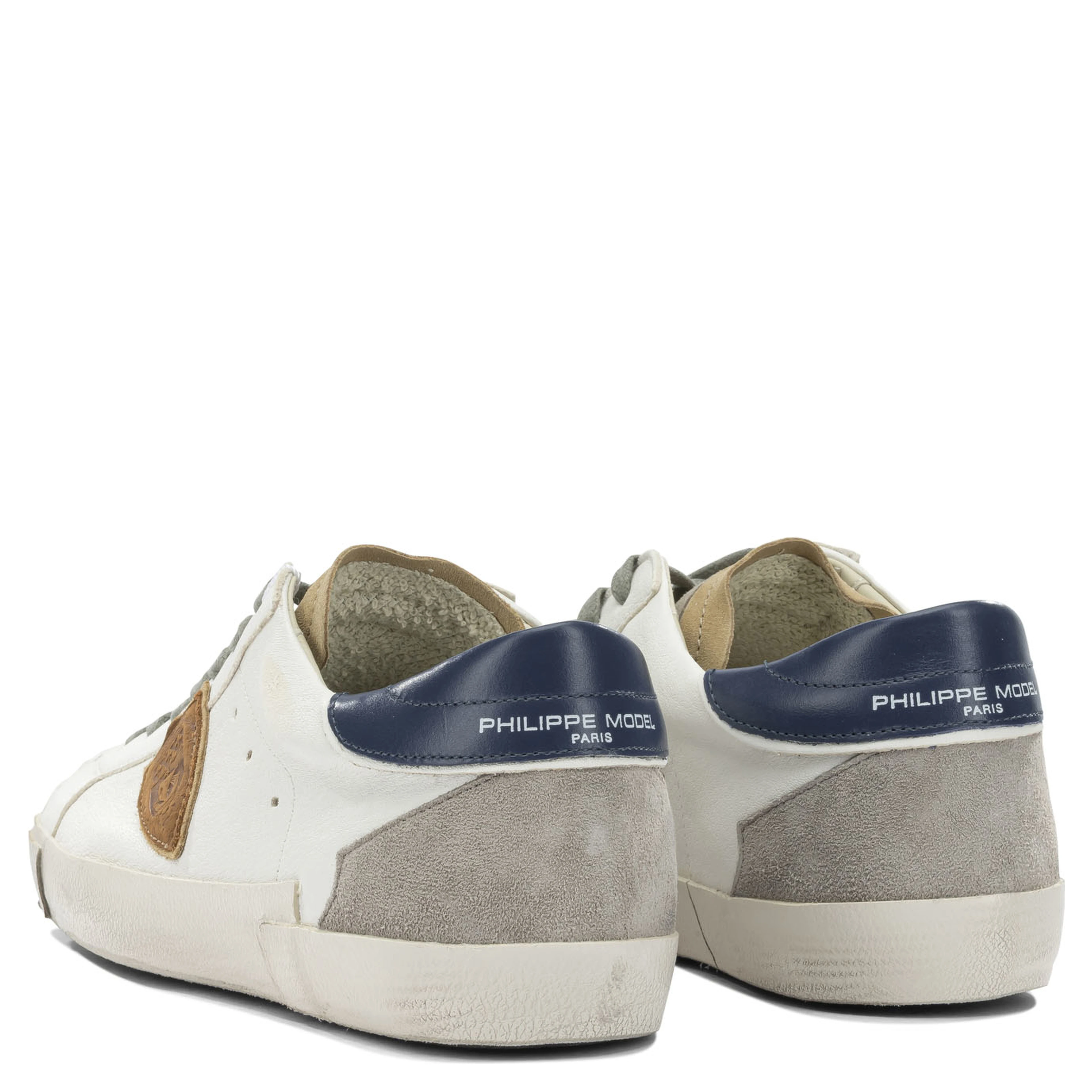 Sneakers & Slip-On