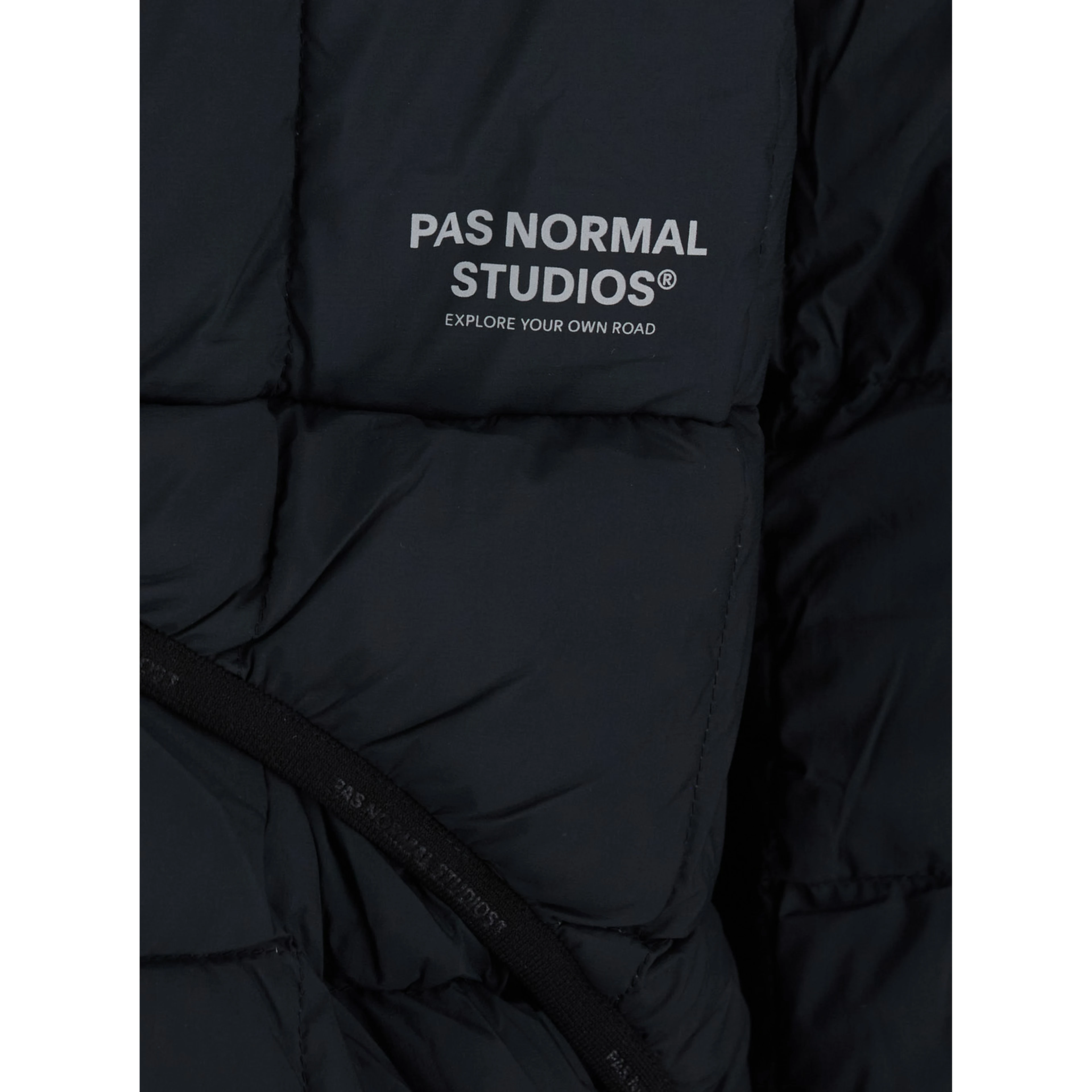 Black down jacket with hood and logo lettering on the front in Tech Fabric for men
