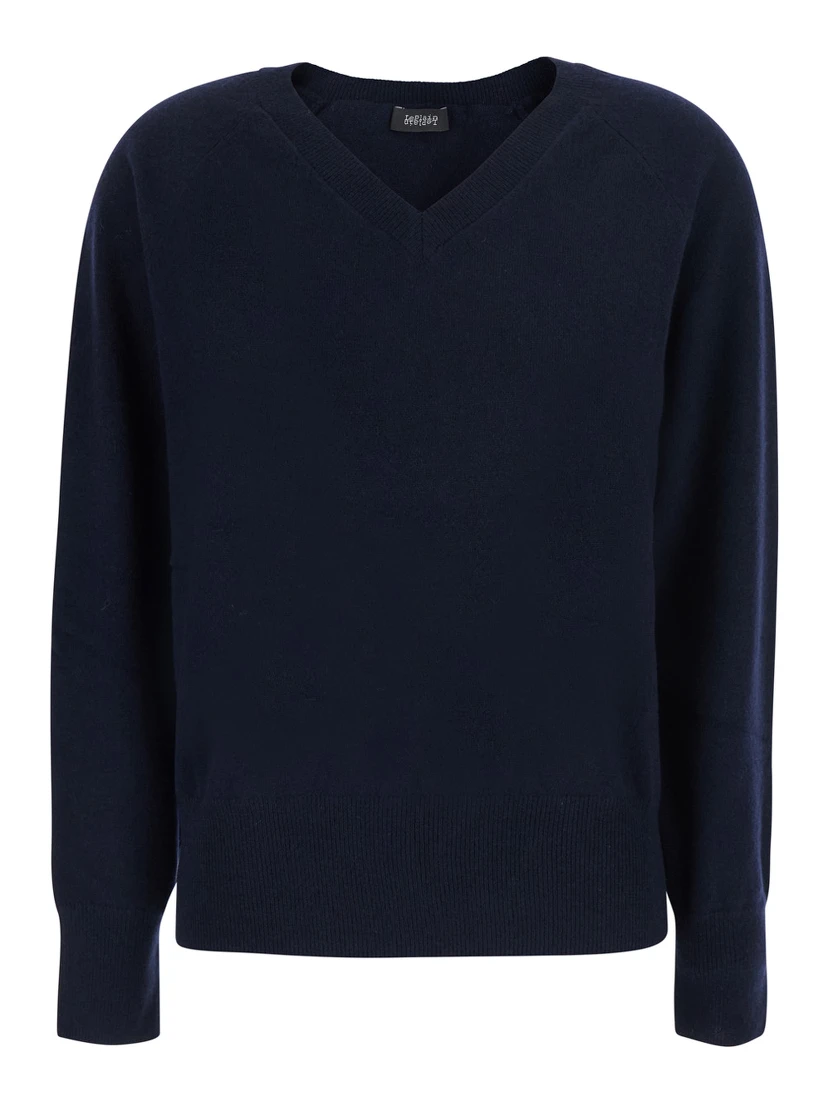 V NECK 12GG is a blue cashmere sweater and unisex