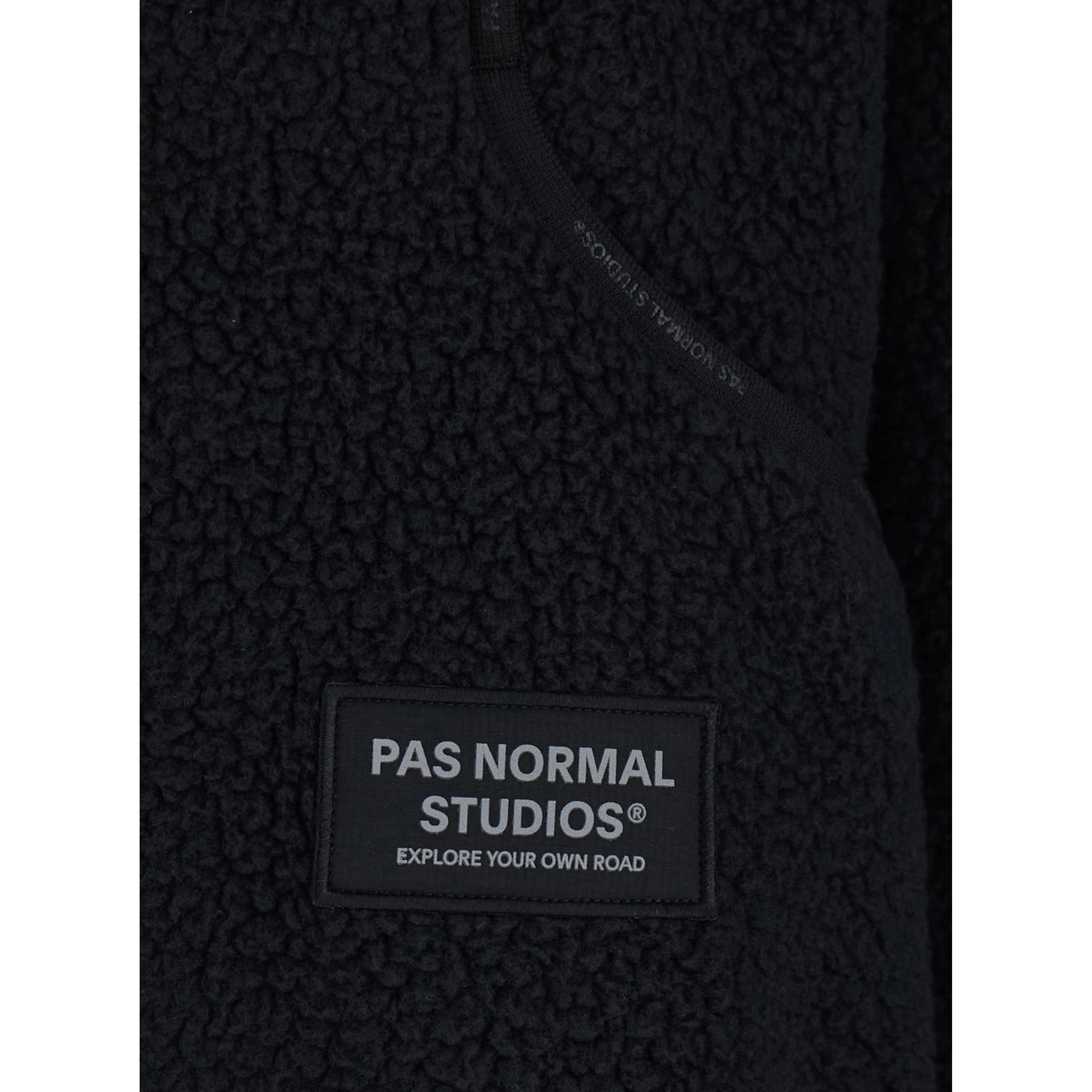 Off-Race Pile Fleece 
Jacket - Black -