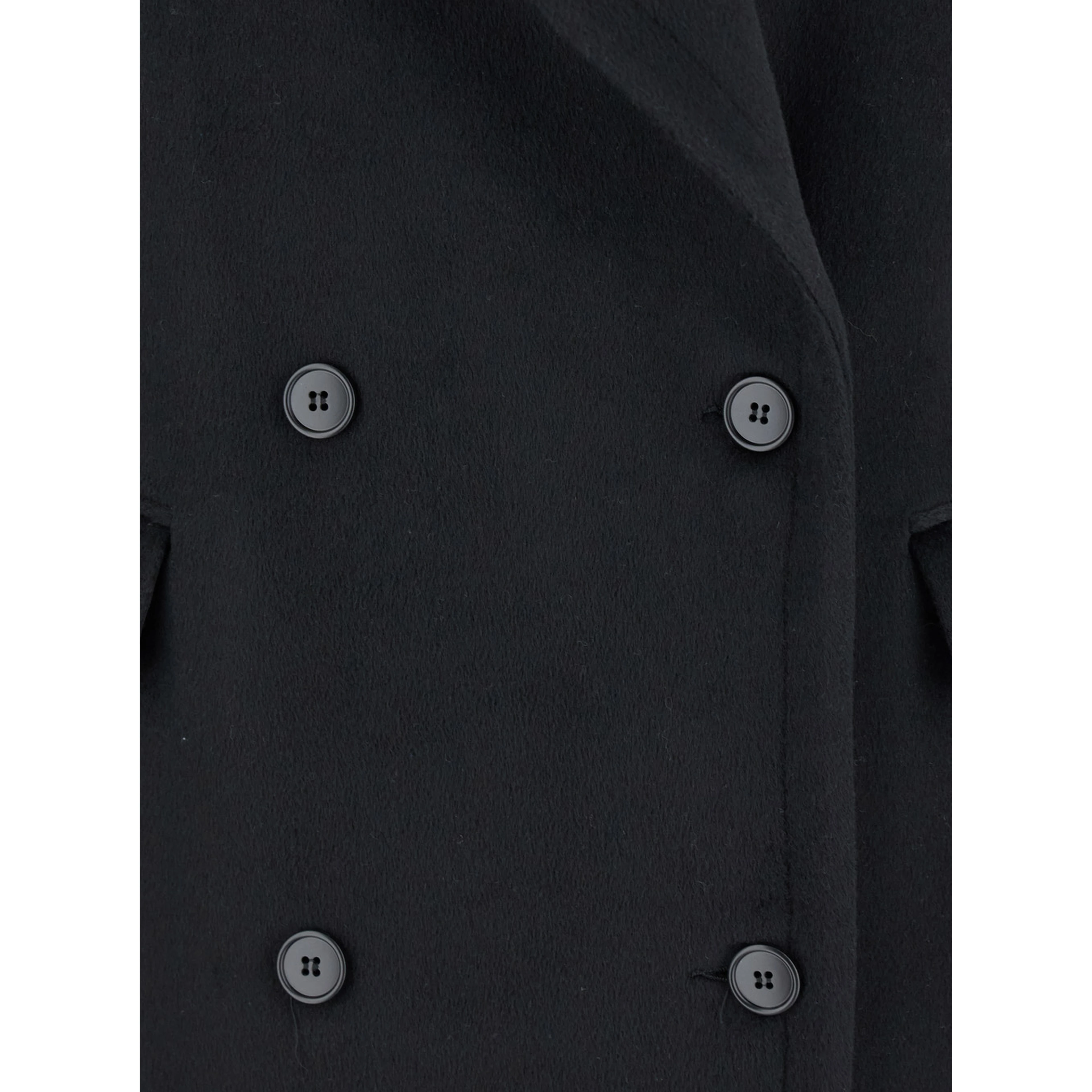 Oversized coat with shirt collar and pockets in black for women