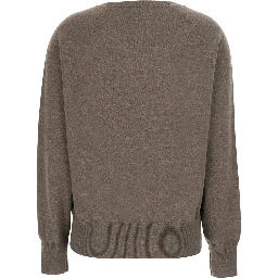 V NECK 12GG is a unisex brown cashmere sweater