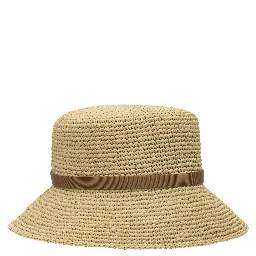 Bucket hat in palm leafes