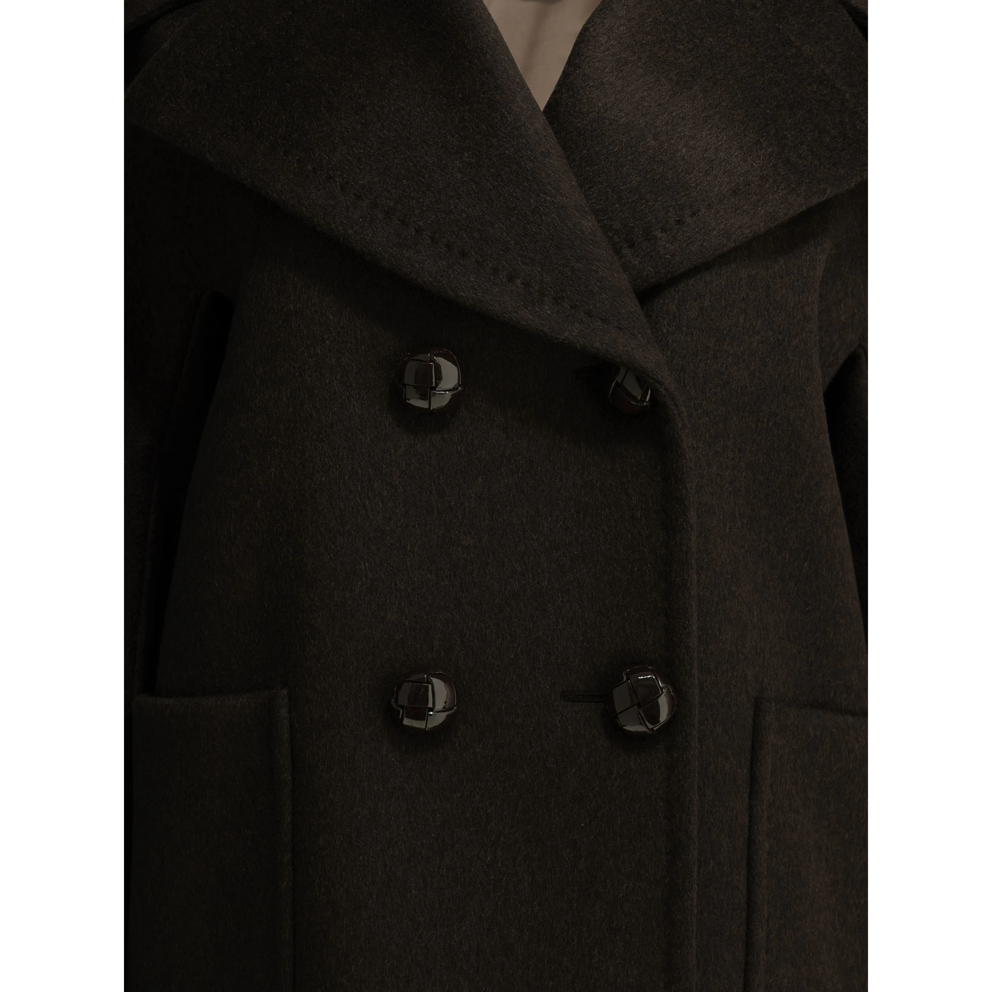 Double-breasted coat in cashmere