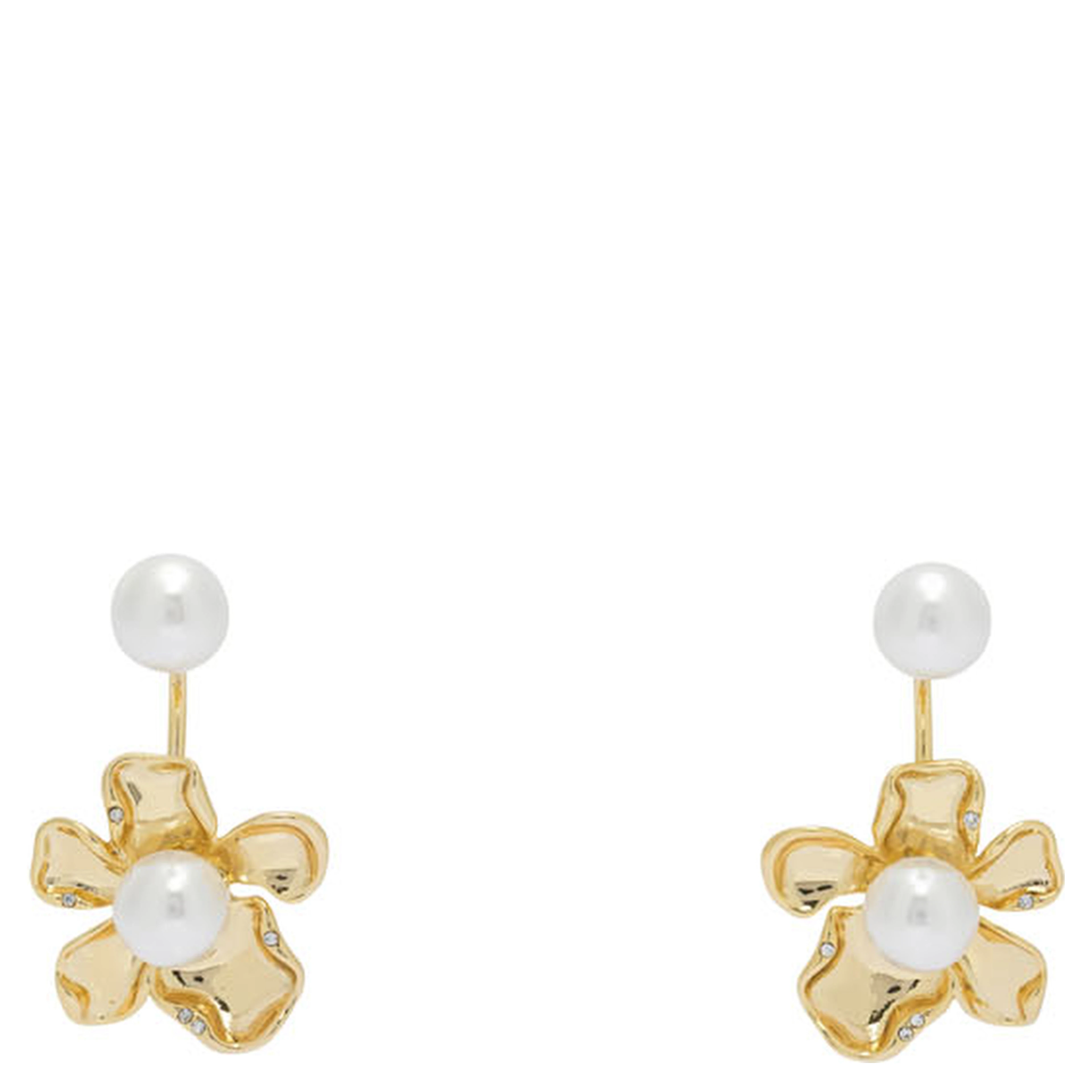 Earrings with pearls