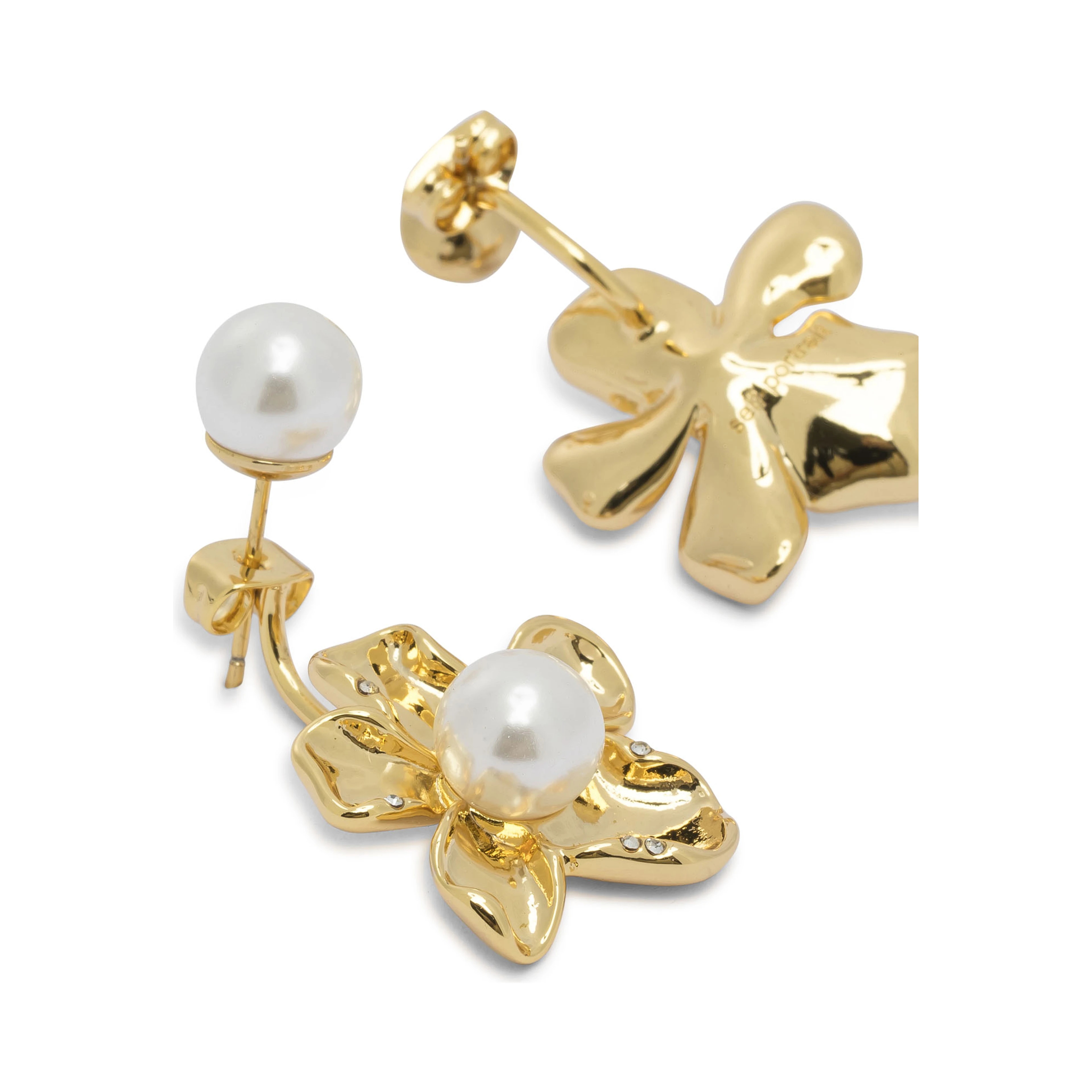 Earrings with pearls