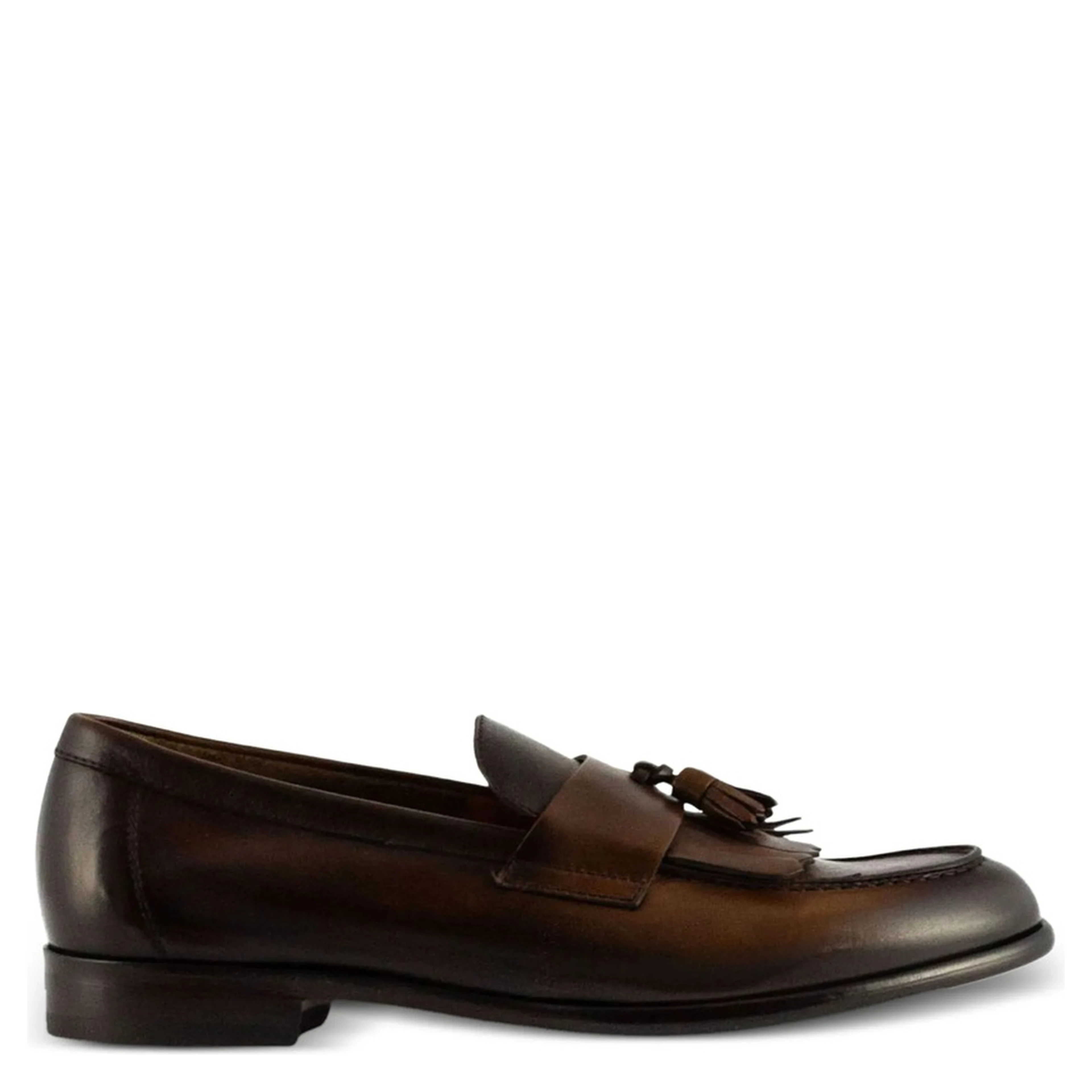Doucal's Flat shoes