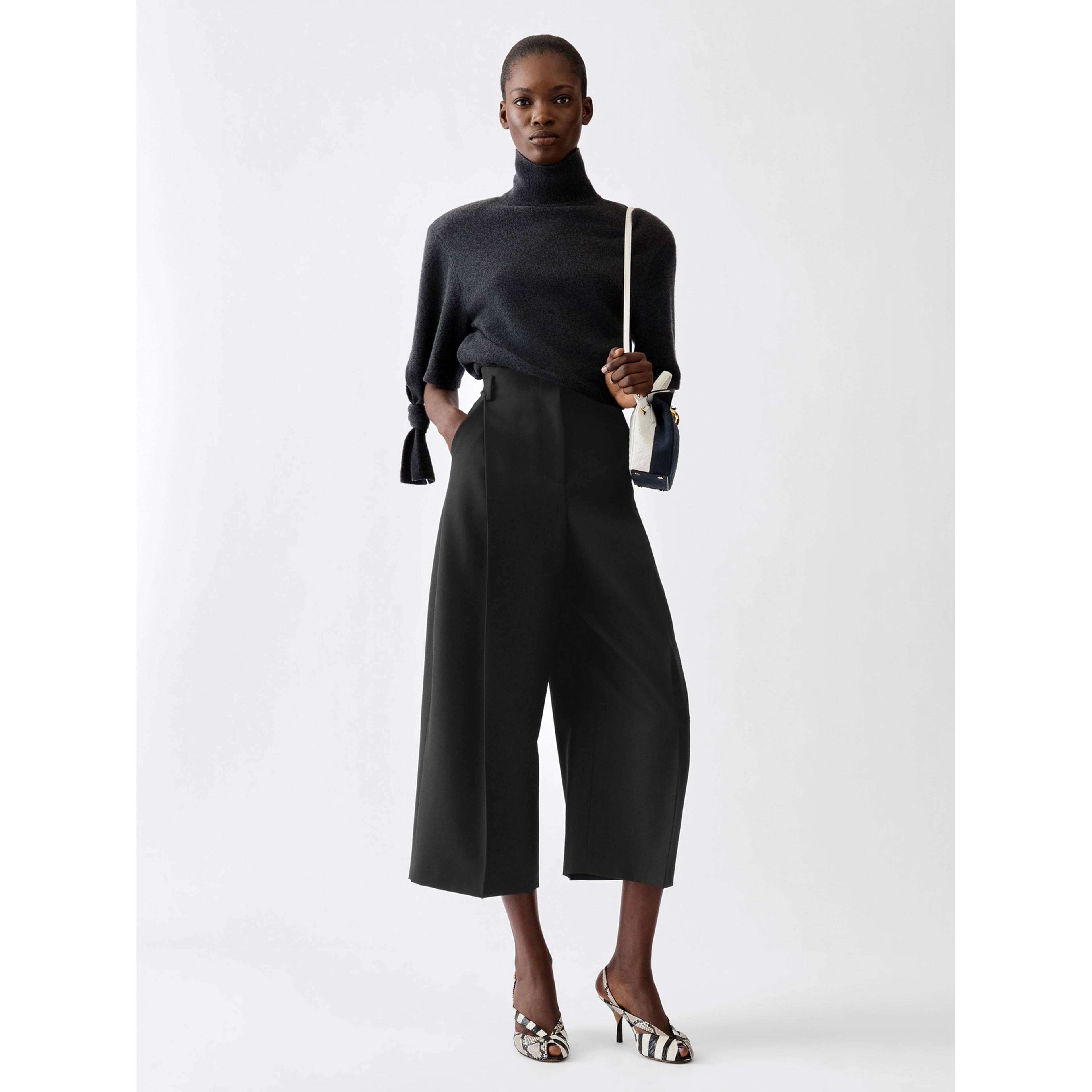 JACQUEMUS trousers