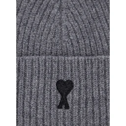 Beanie with AMI de Coeur logo and soft fabric in gray unisex