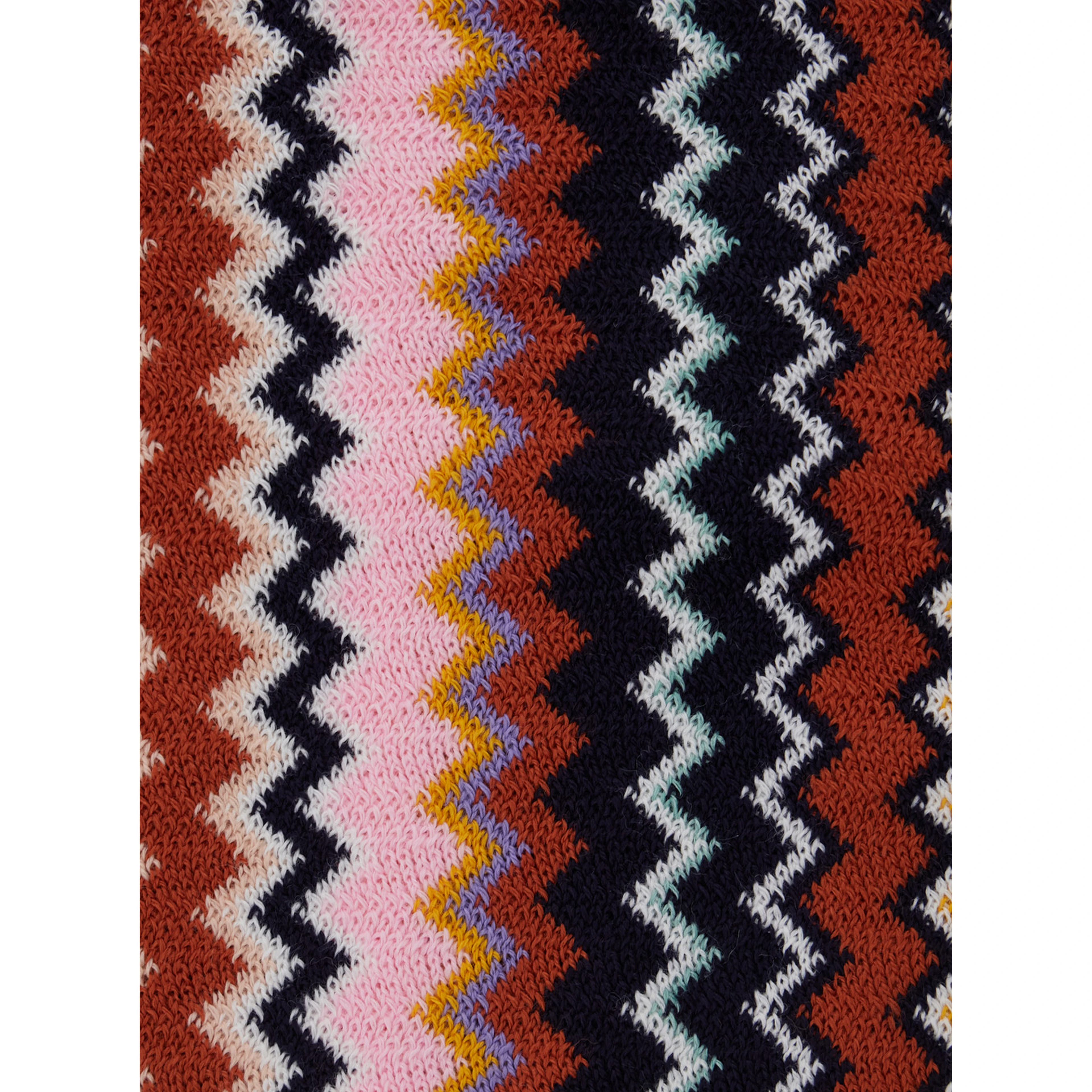 Multicolored scarf with zigzag motif in Tech Fabric and woman