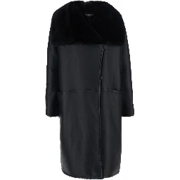 Black Coat with removable fur collar and button closure on the front in leather for women